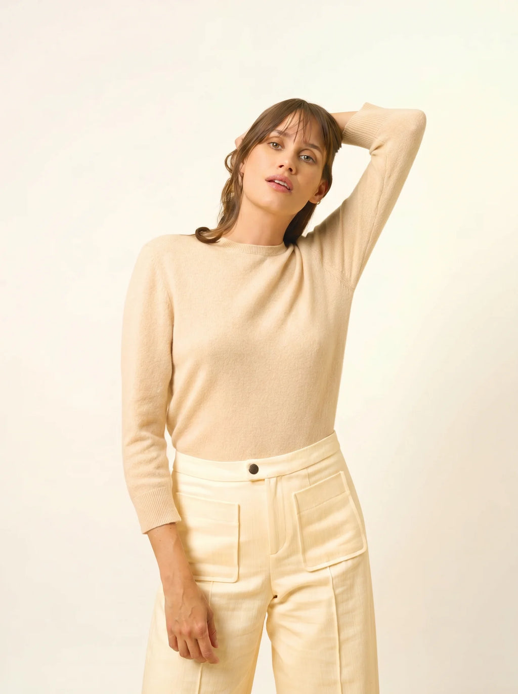JANICE pullover rundhalsausschnitt geknöpft hinten sand