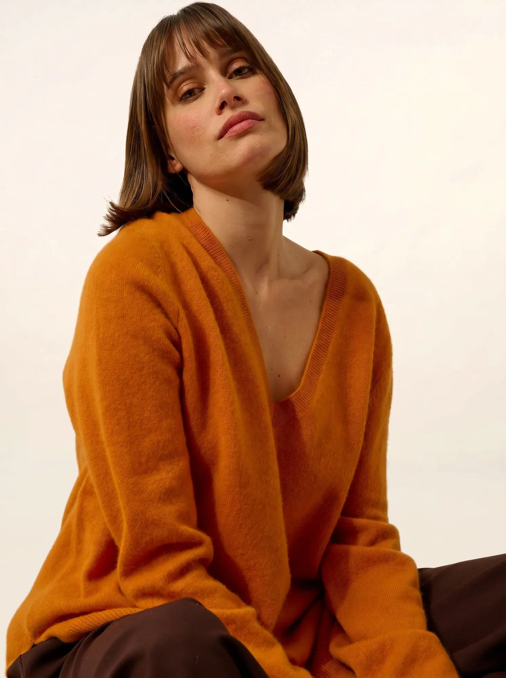 OPAL pullover v-ausschnitt vorne und hinten ocre