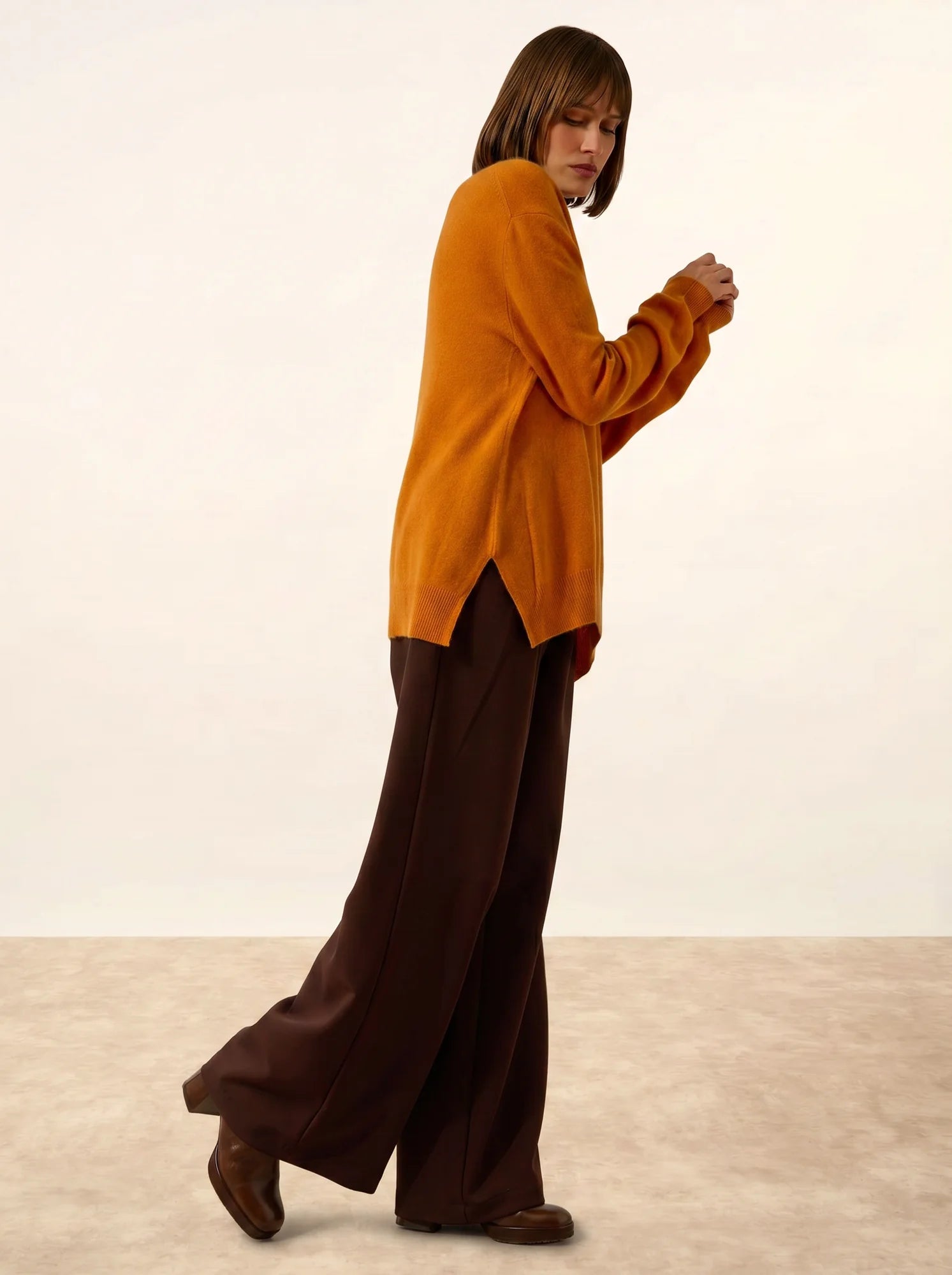 OPAL pullover v-ausschnitt vorne und hinten ocre