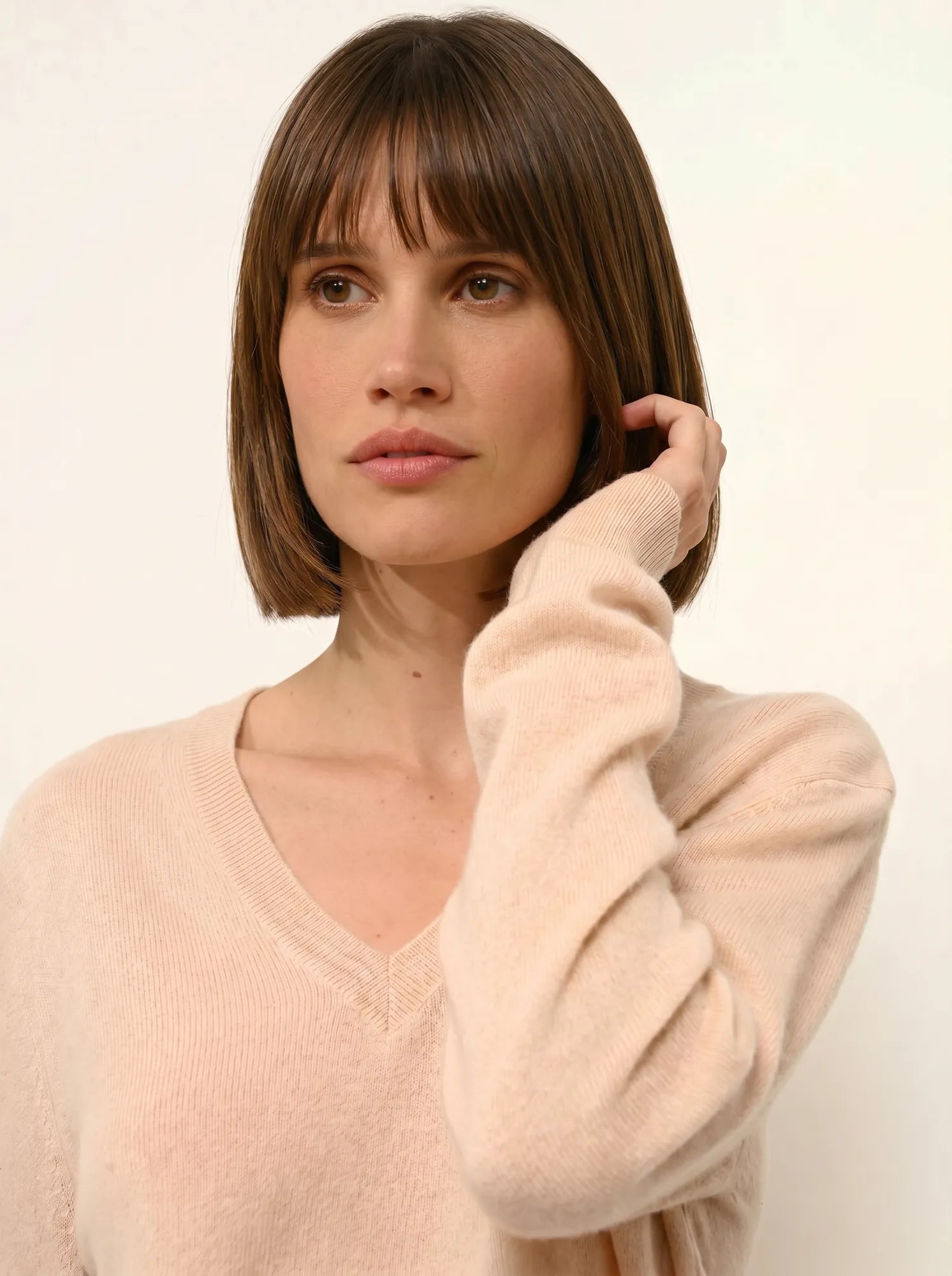 OPAL pullover v-ausschnitt vorne und hinten sand