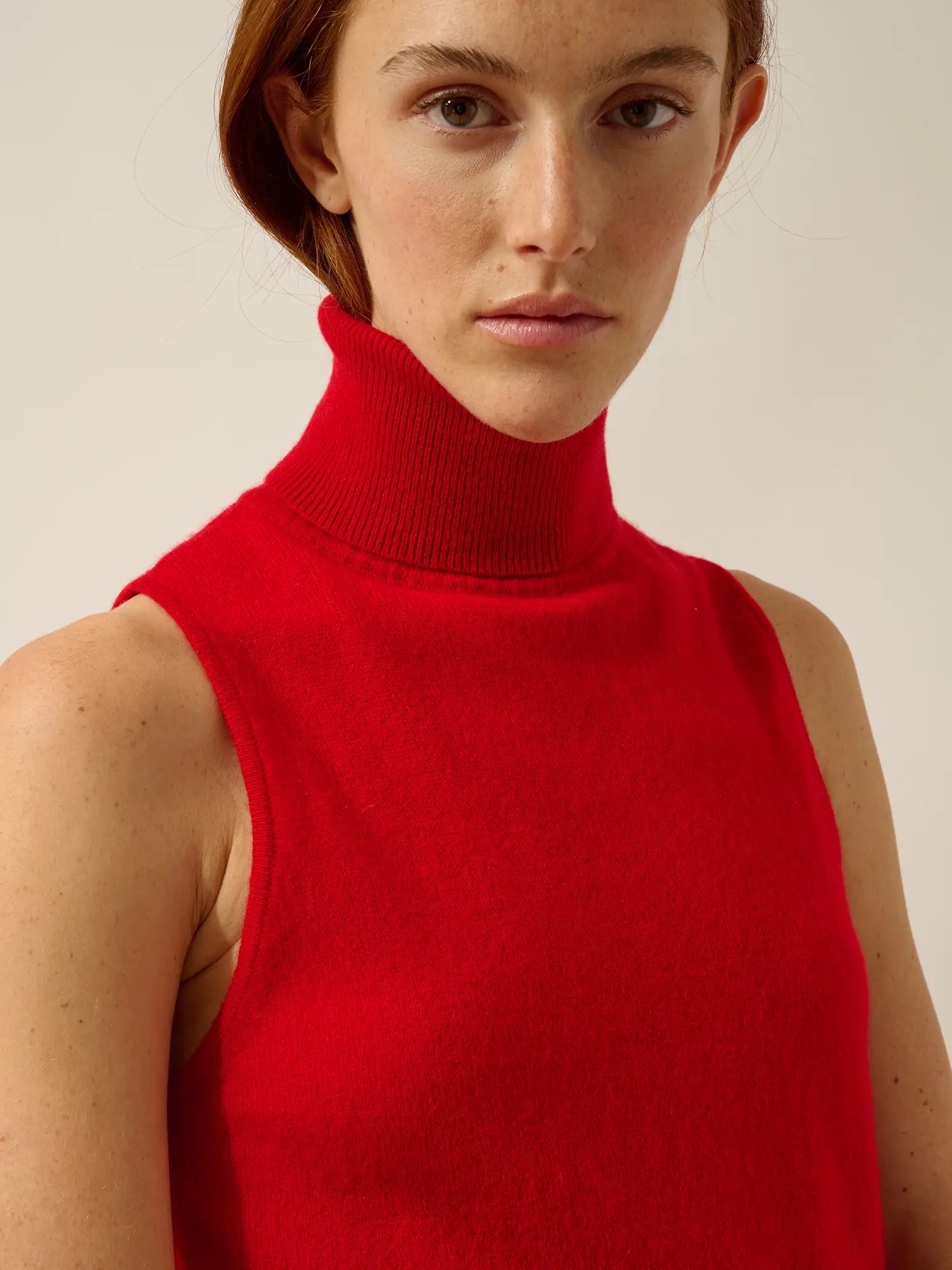 VIOLET pullover rollkragen ärmellos rot