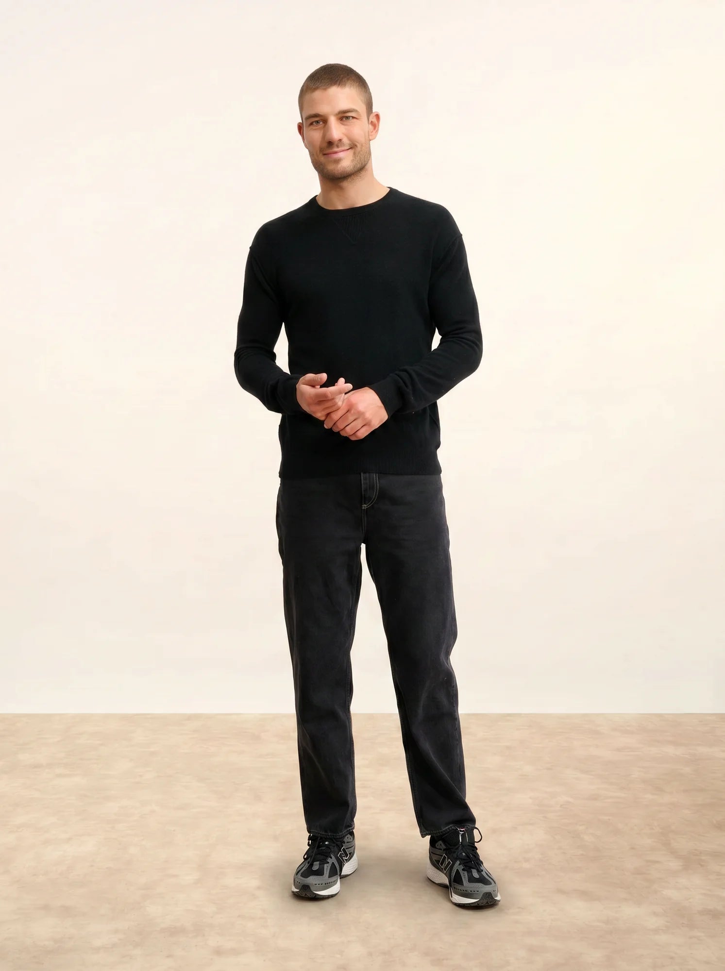 NOE pullover rundhalsausschnitt schwarz
