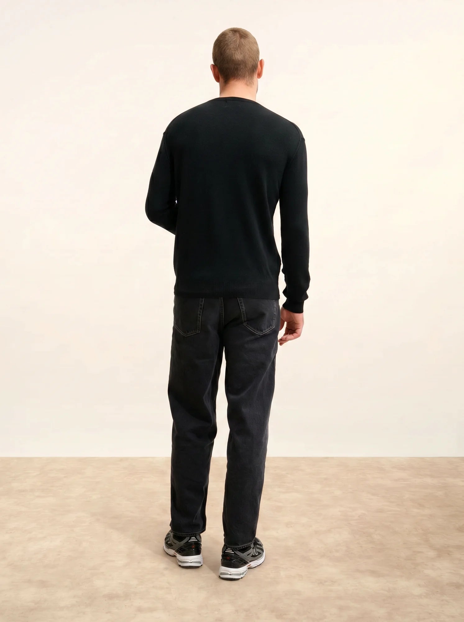 NOE pullover rundhalsausschnitt schwarz