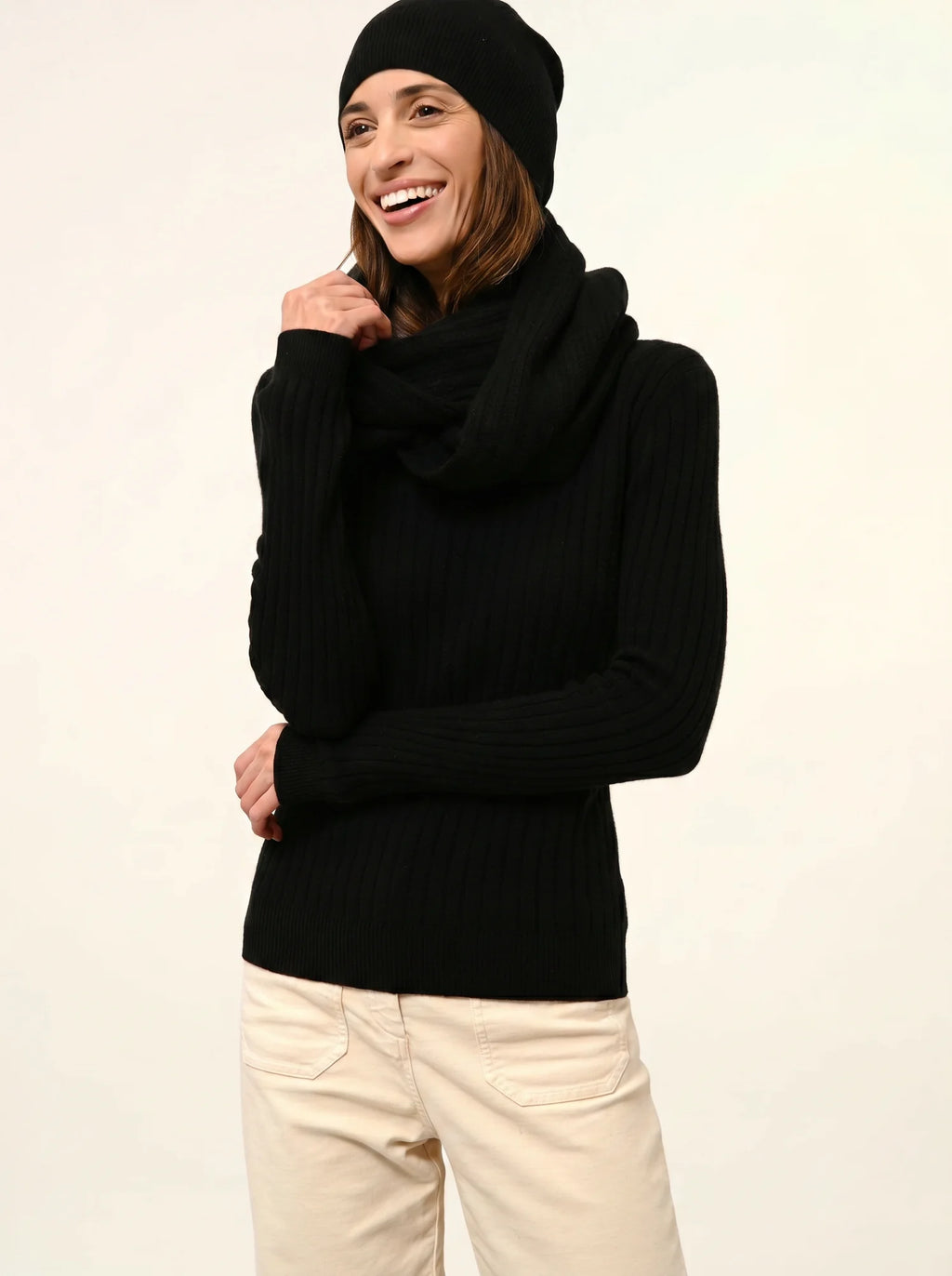AVANA pullover rundhalsausschnitt schwarz