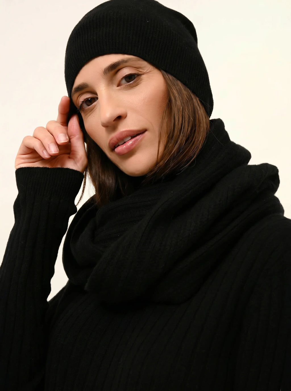 AVANA pullover rundhalsausschnitt schwarz