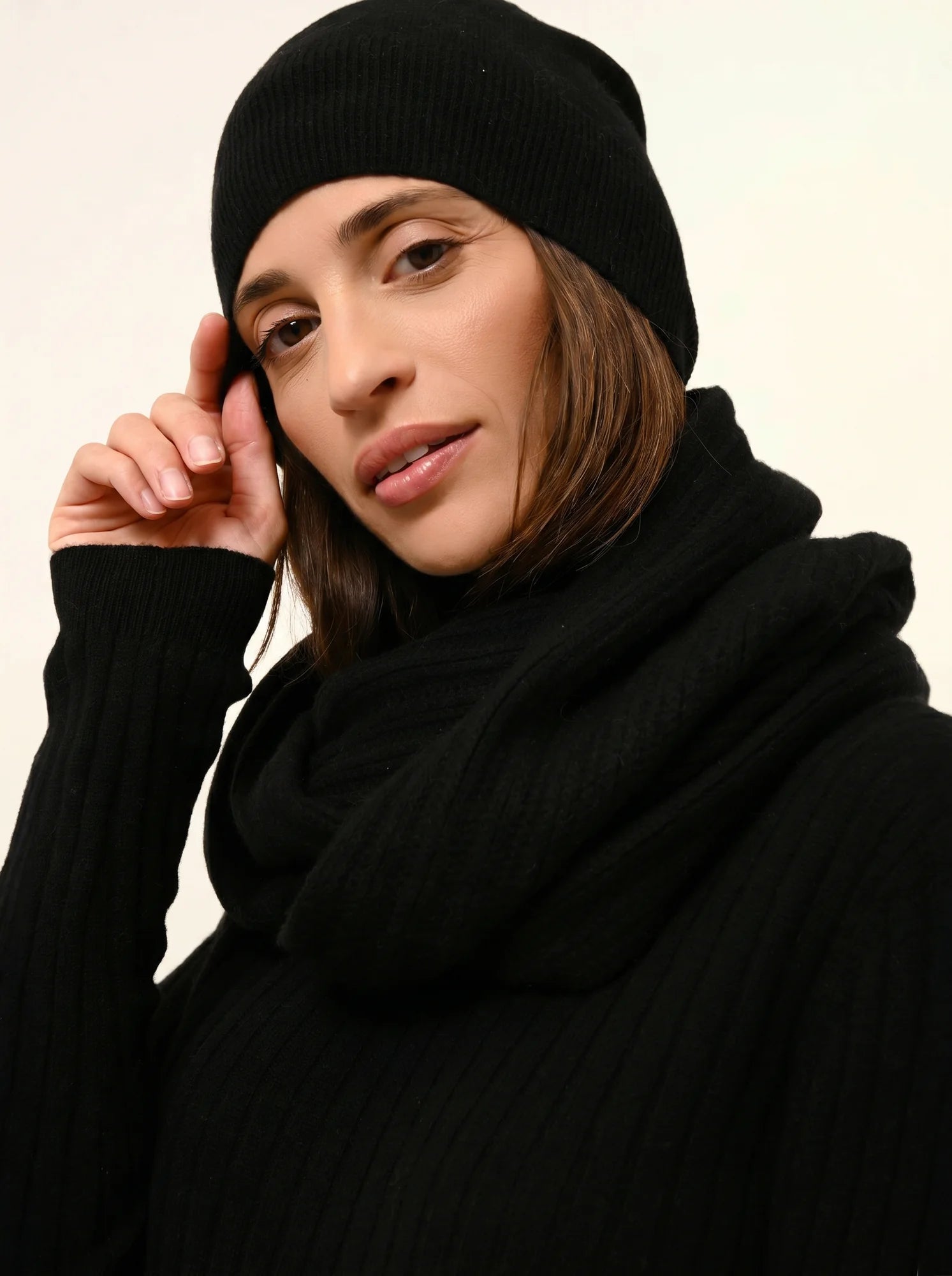 AVANA pullover rundhalsausschnitt schwarz