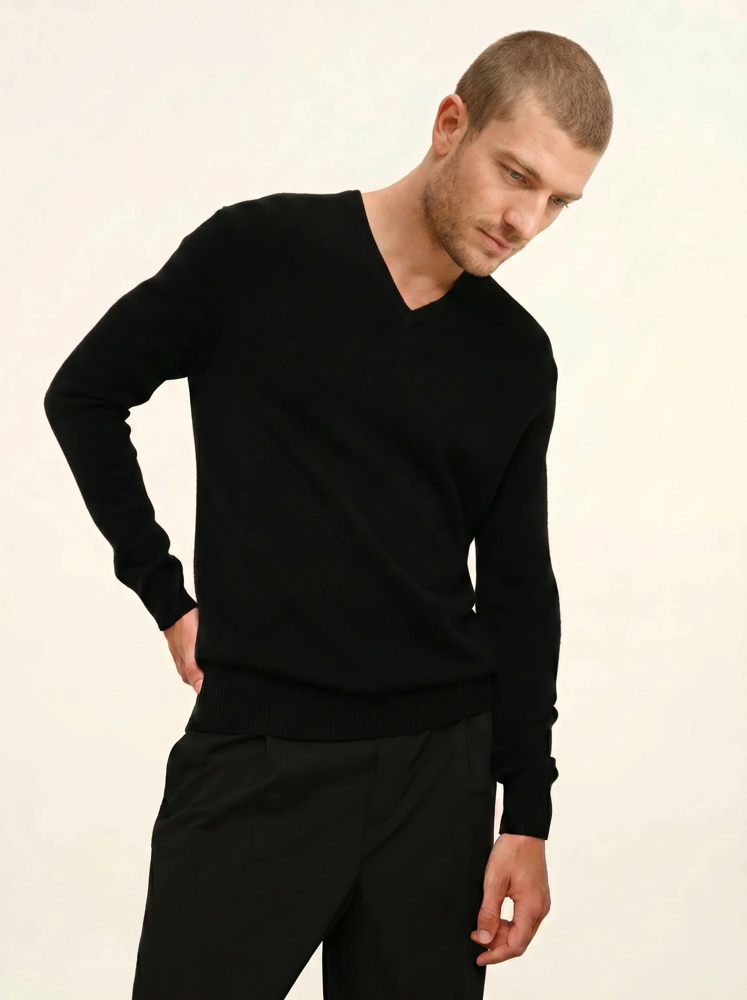 NATHAN pullover v-ausschnitt 4-fädig schwarz