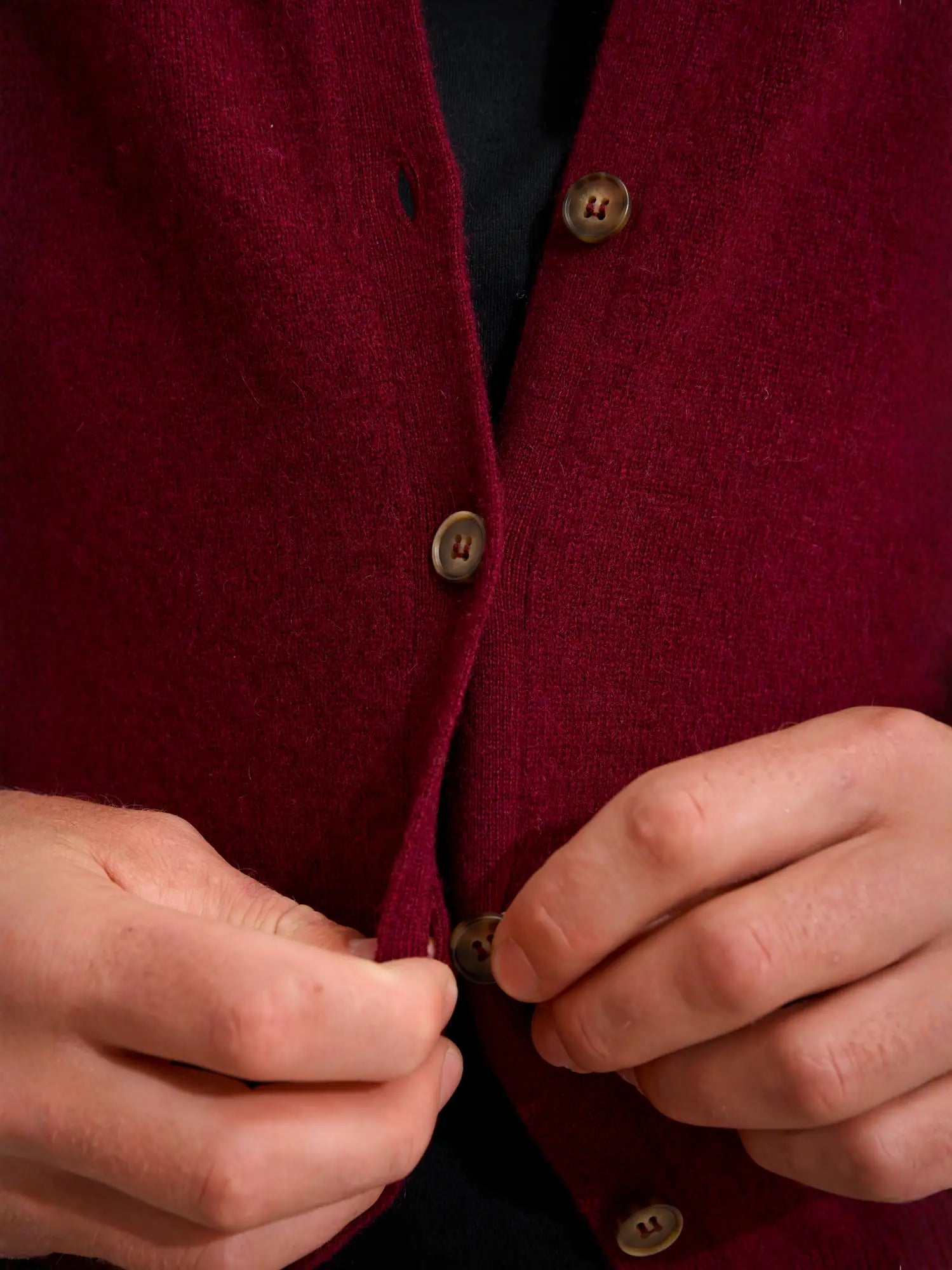 LANA cardigan col V sans manches bordeaux