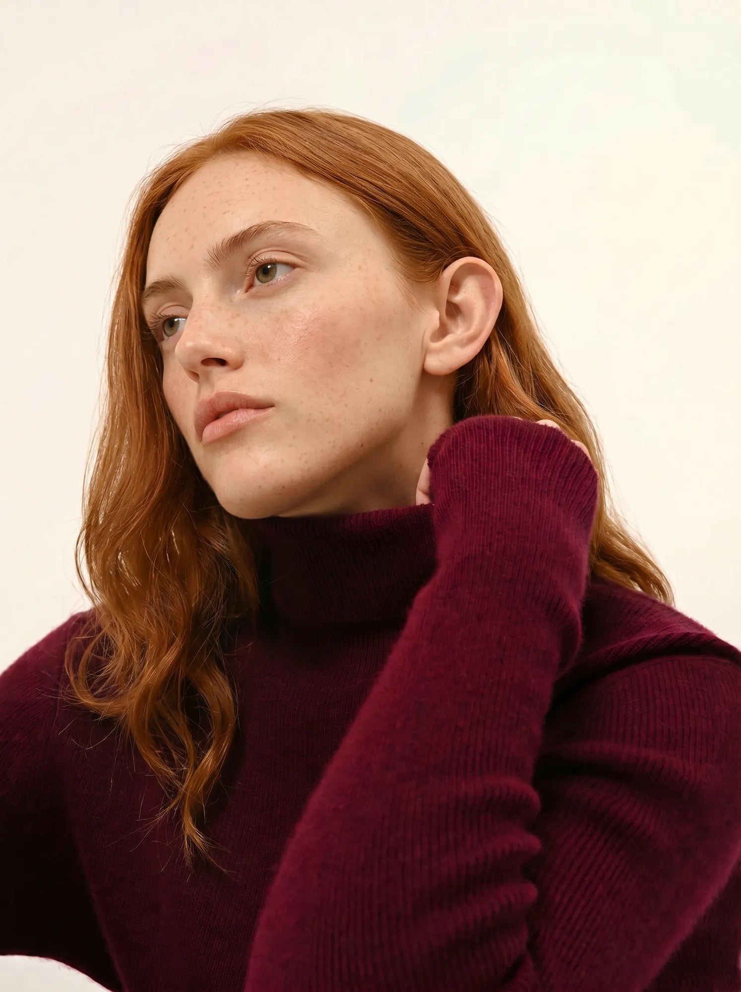 LANAIS pull col roulé bordeaux