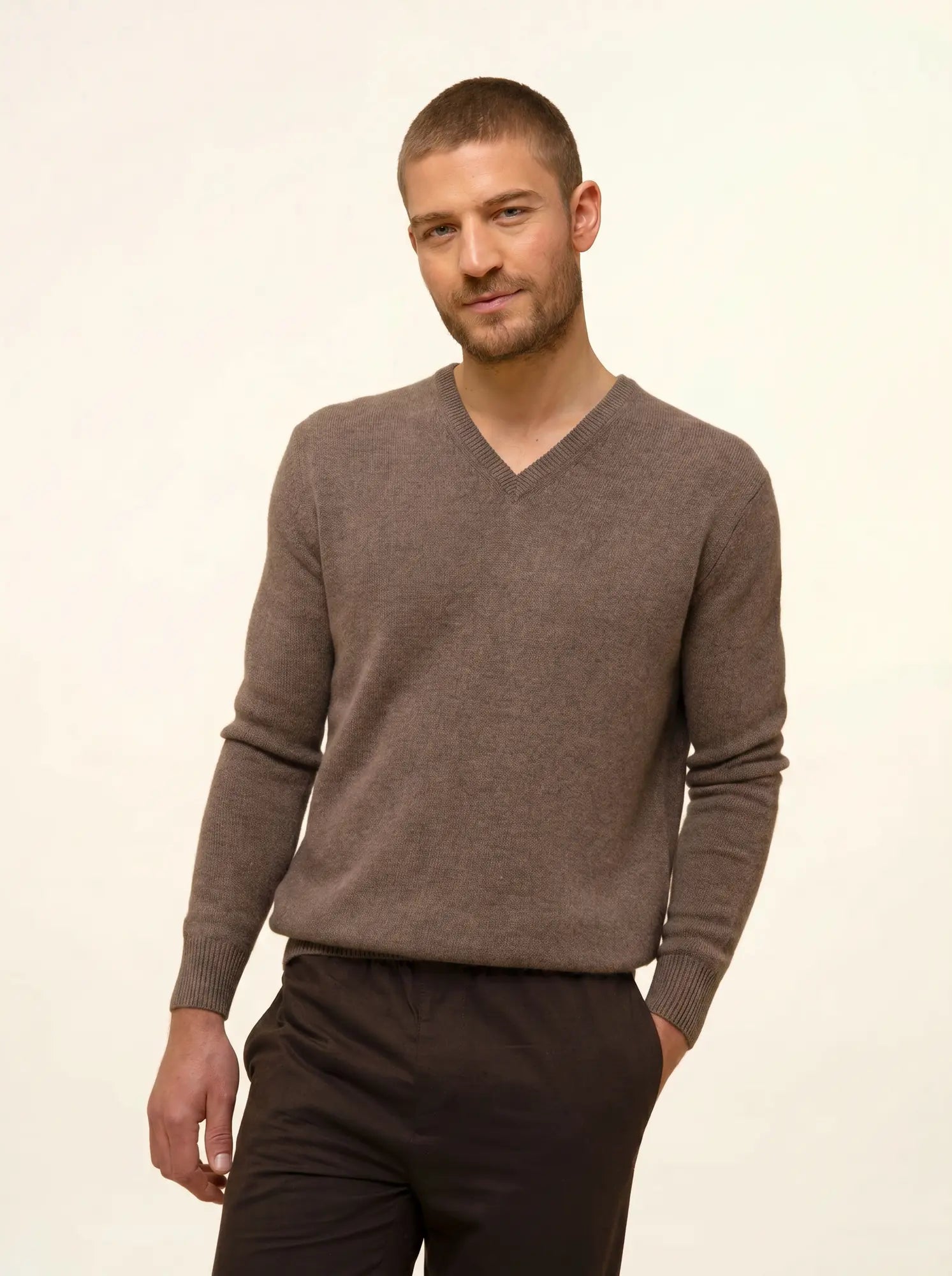 NATHAN pullover v-ausschnitt 4-fädig taupe meliert