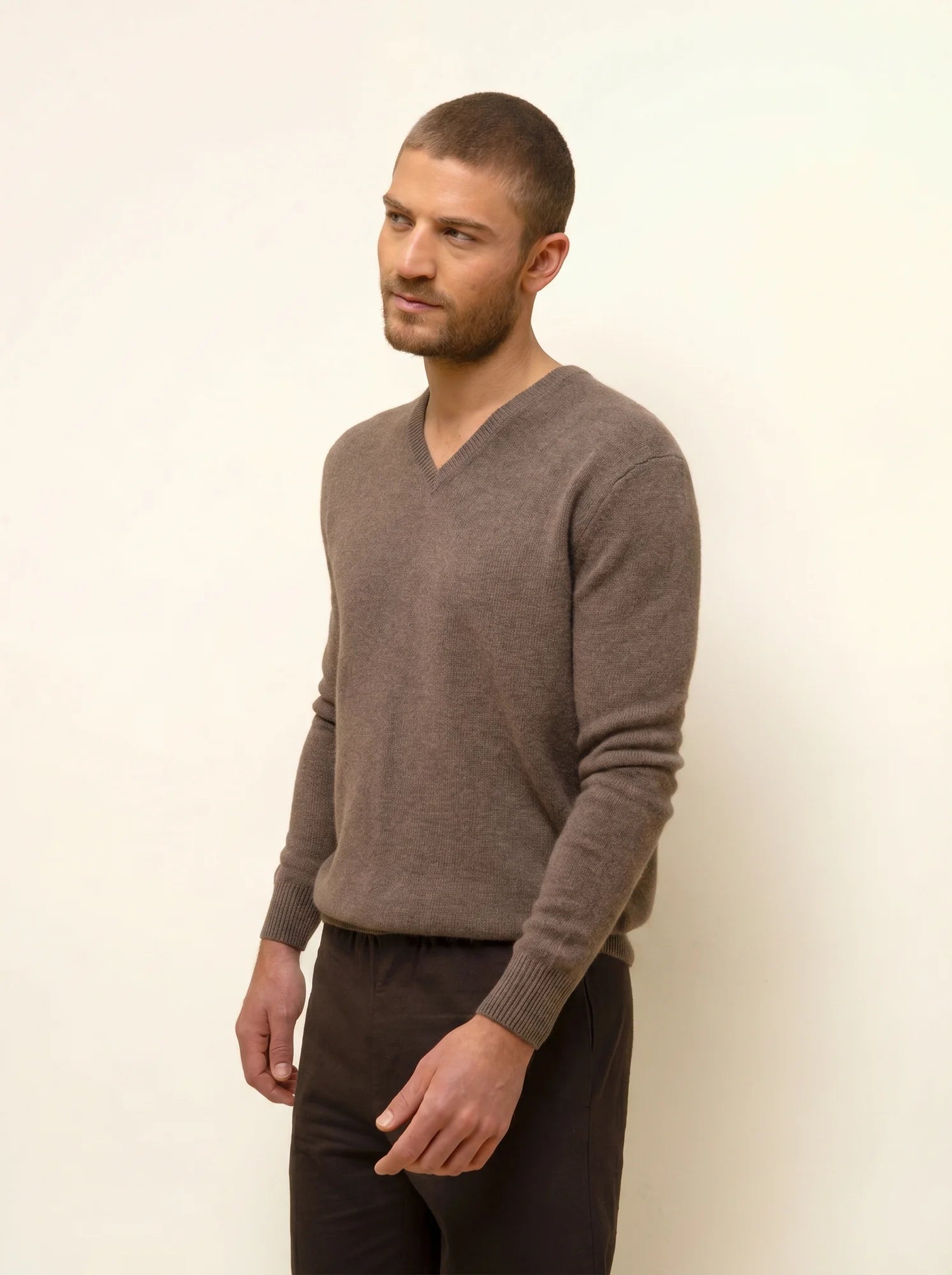 NATHAN pullover v-ausschnitt 4-fädig taupe meliert