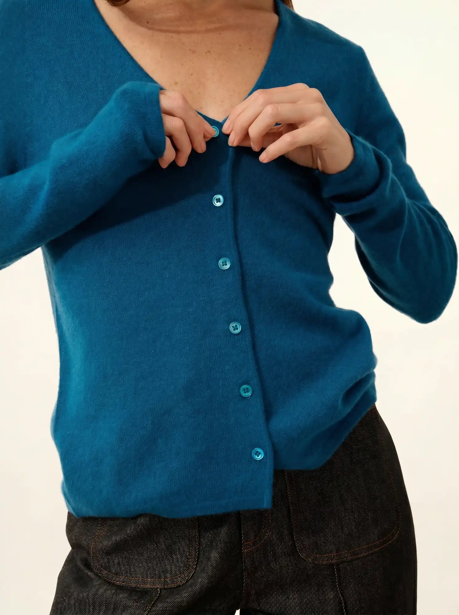 NORMA strickjacke v-ausschnitt paon