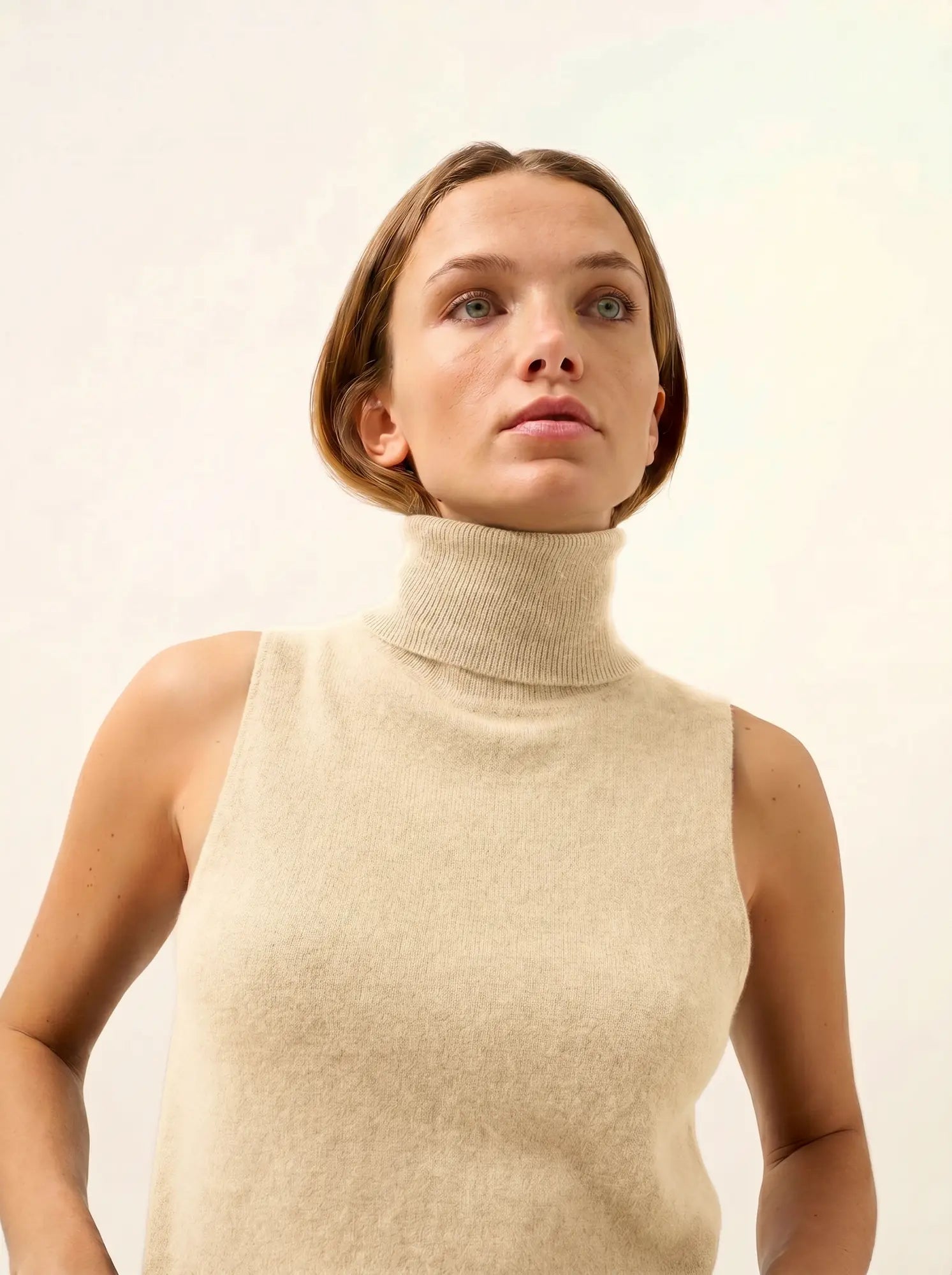 VIOLET pullover rollkragen ärmellos limonade