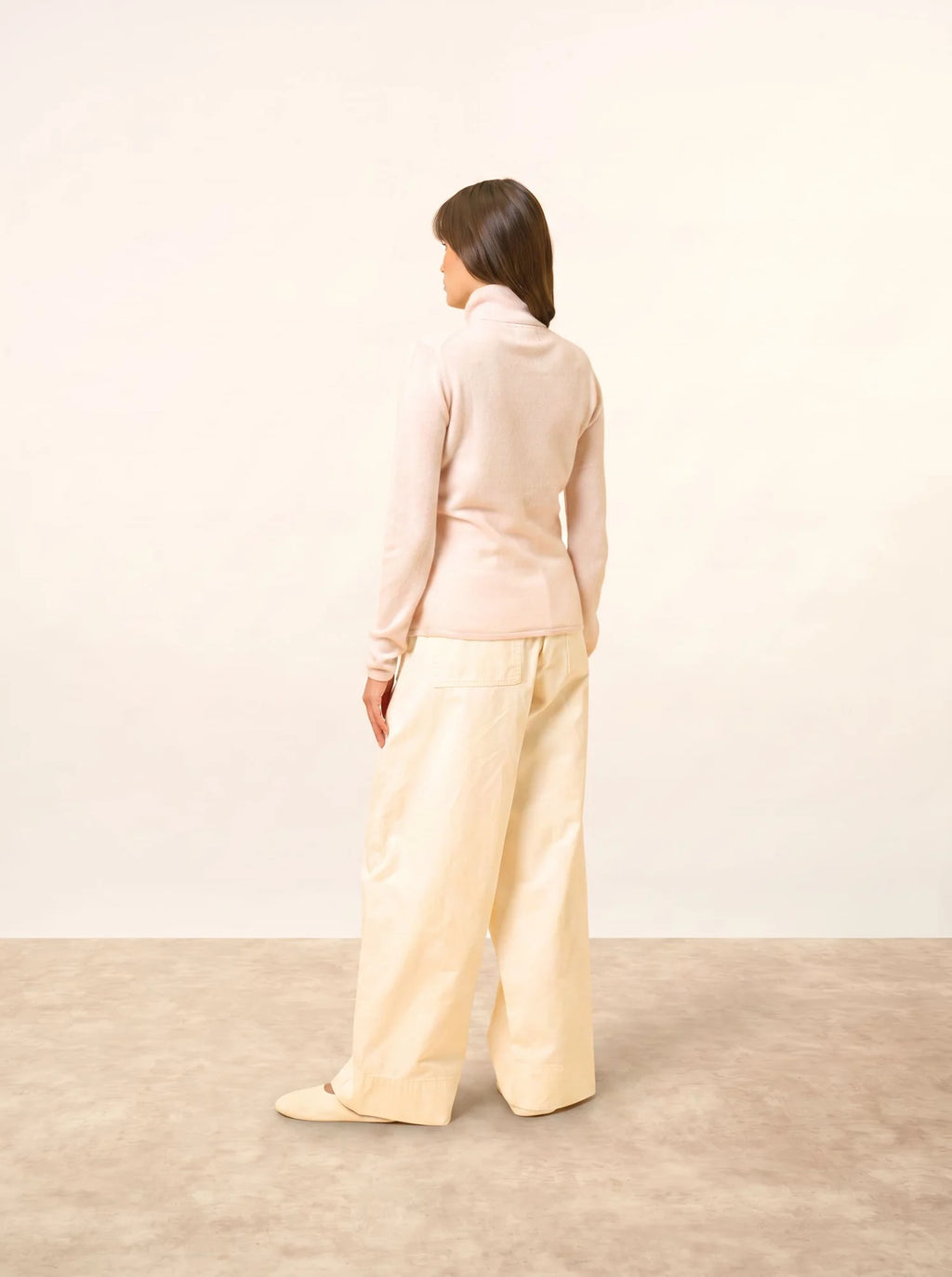 AVA pull col roulé poudre
