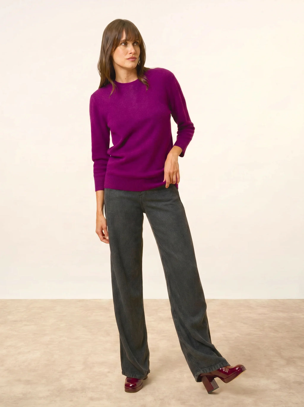 JANICE pull col rond boutonné dos prune