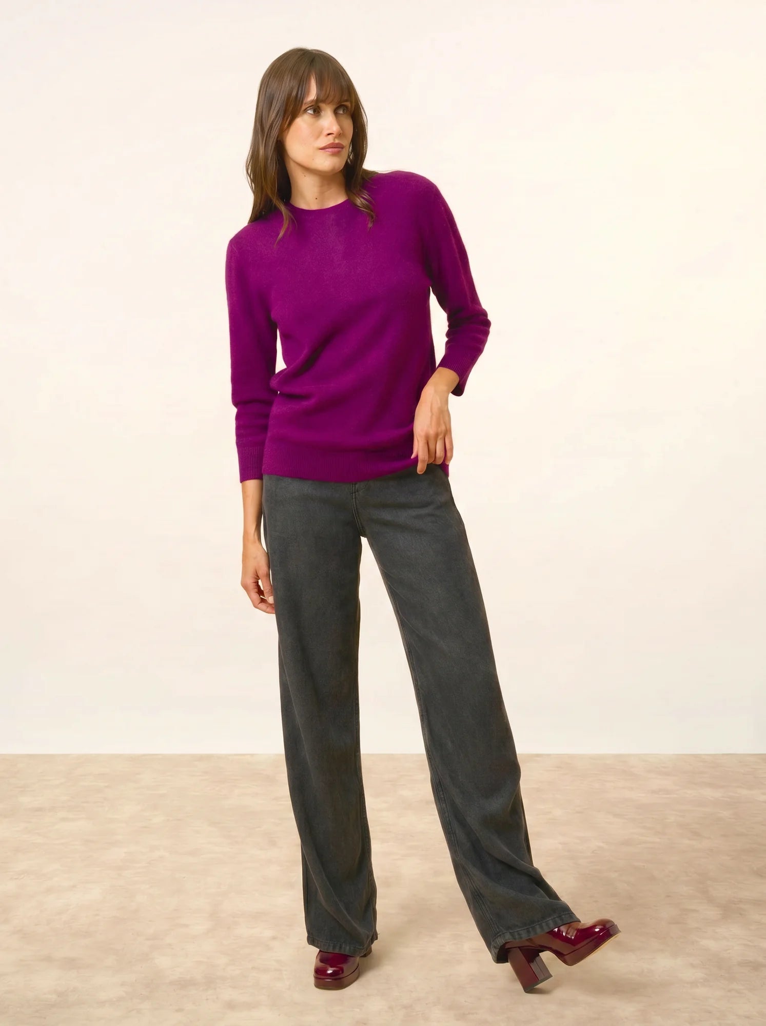 JANICE pull col rond boutonné dos prune