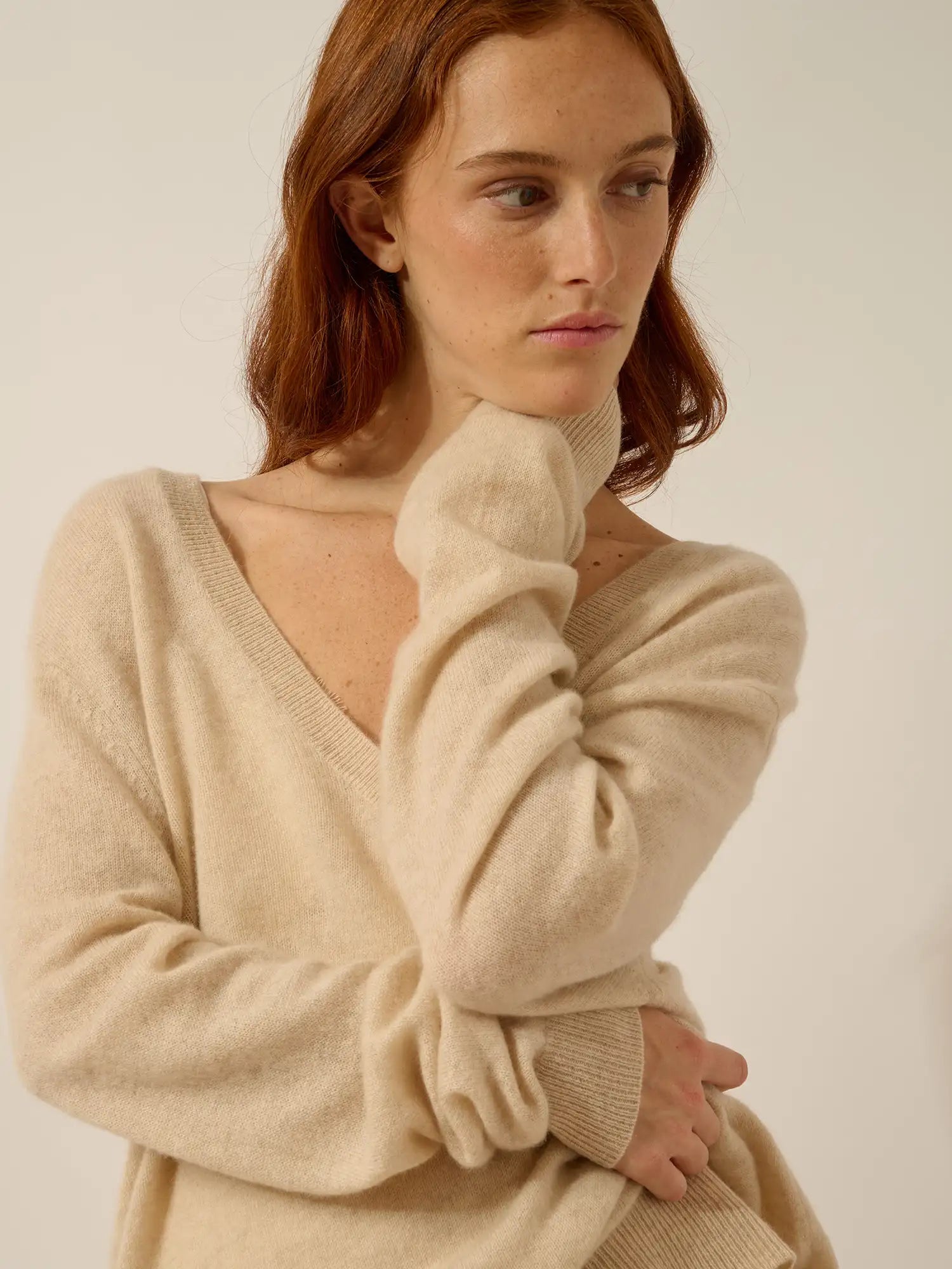 OPAL pullover v-ausschnitt vorne und hinten avoine