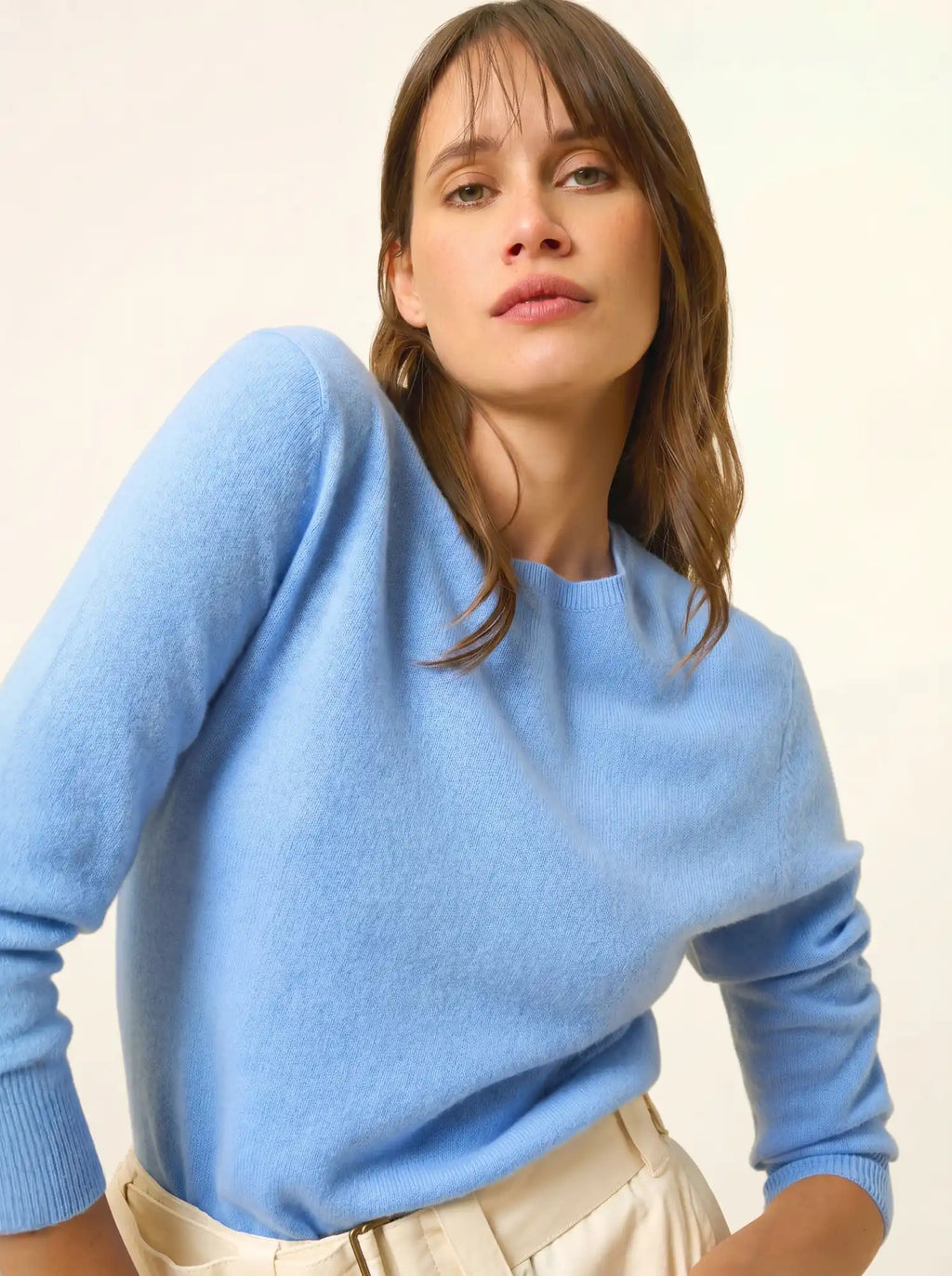 JANICE pullover rundhalsausschnitt geknöpft hinten blau bébé