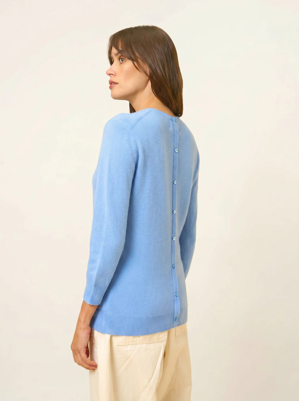 JANICE pullover rundhalsausschnitt geknöpft hinten blau bébé