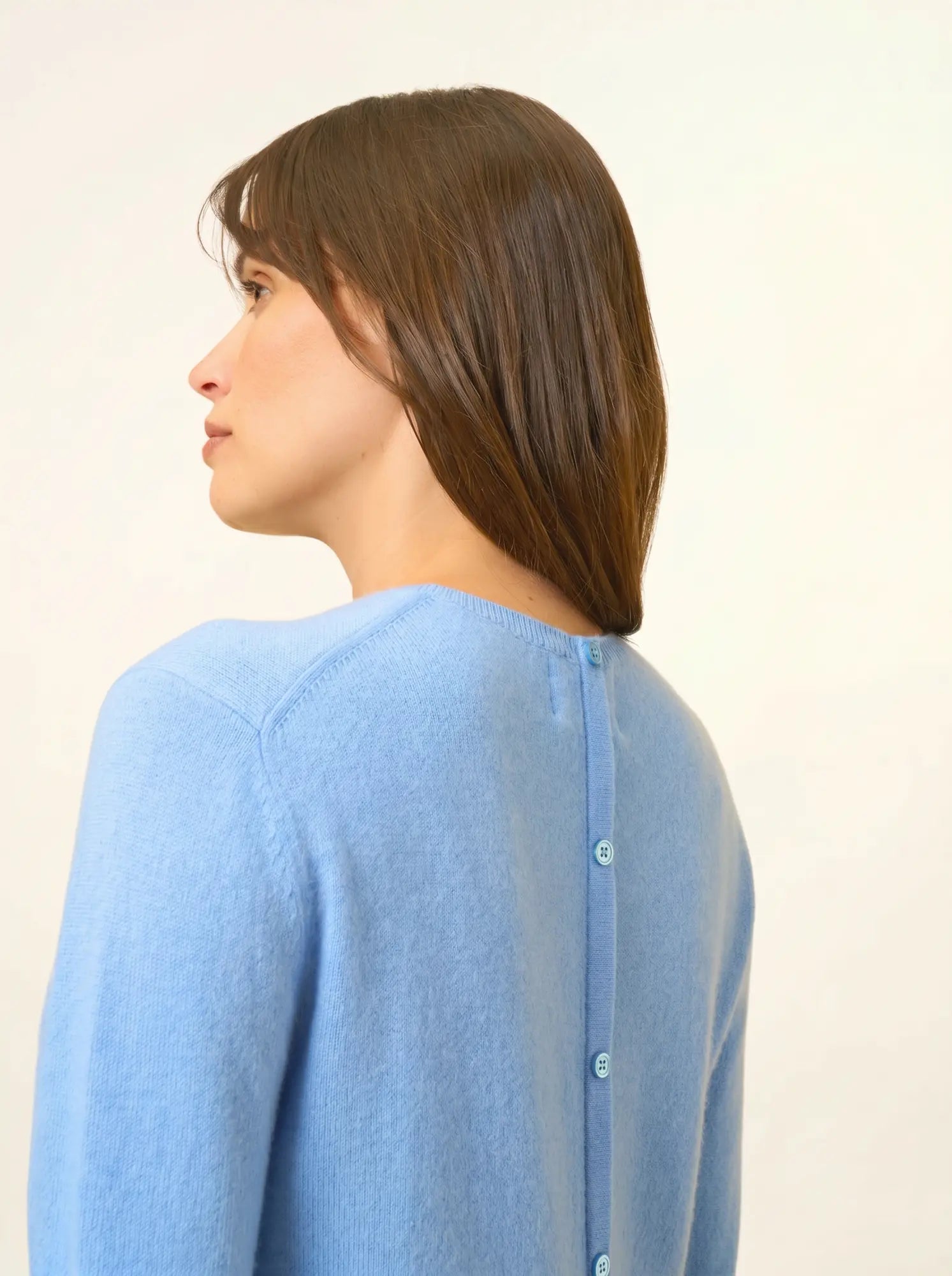 JANICE pullover rundhalsausschnitt geknöpft hinten blau bébé