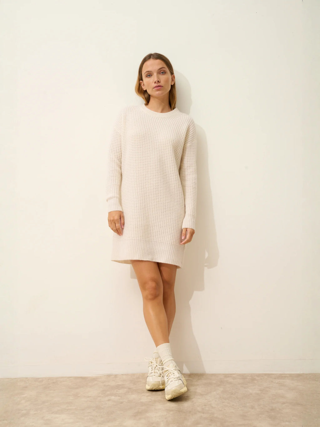 ELENA kleid rundhalsausschnitt 6-fädig schnee