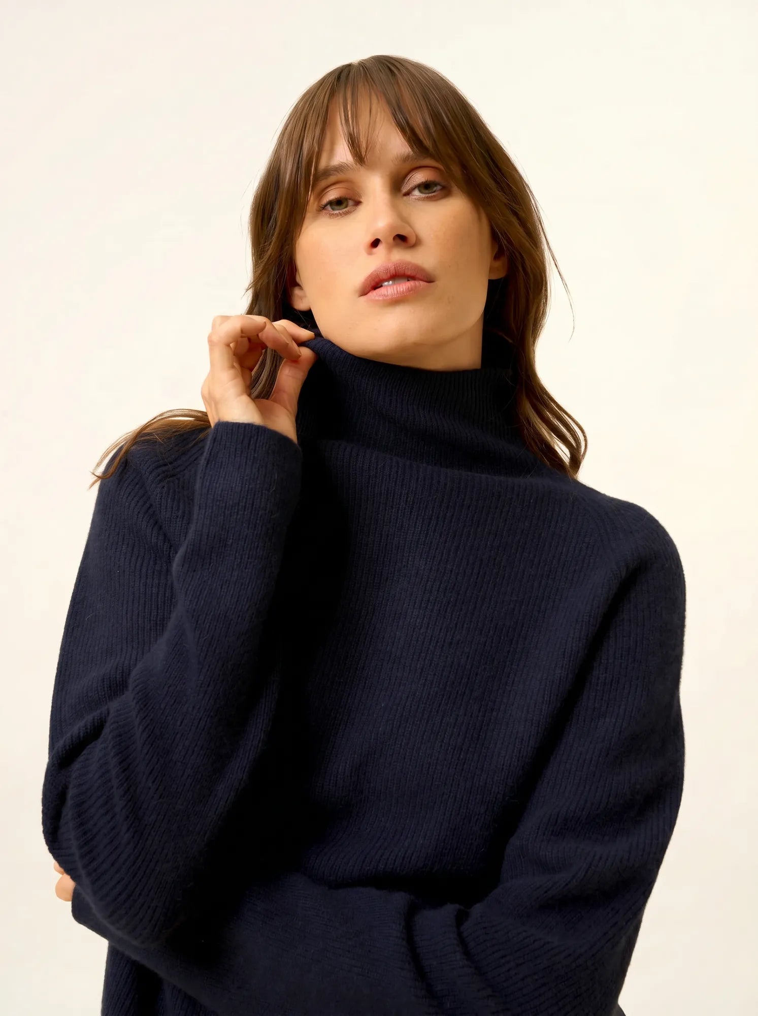 ALYSSA pull col montant bleu marine