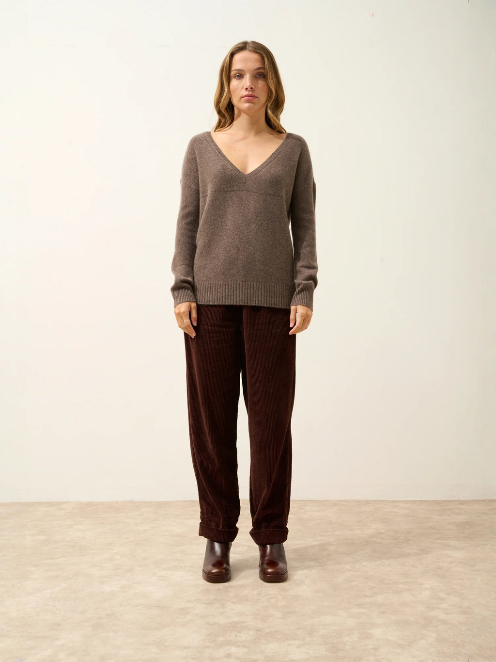 CASSIE pullover v-ausschnitt 4-fädig taupe meliert