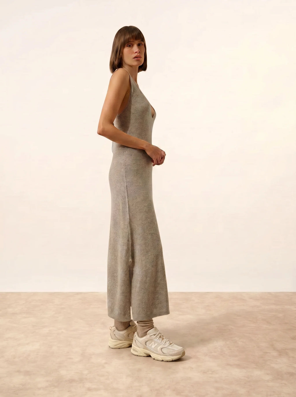 TESSA kleid v-ausschnitt vorne und hinten ärmellos wolke meliert