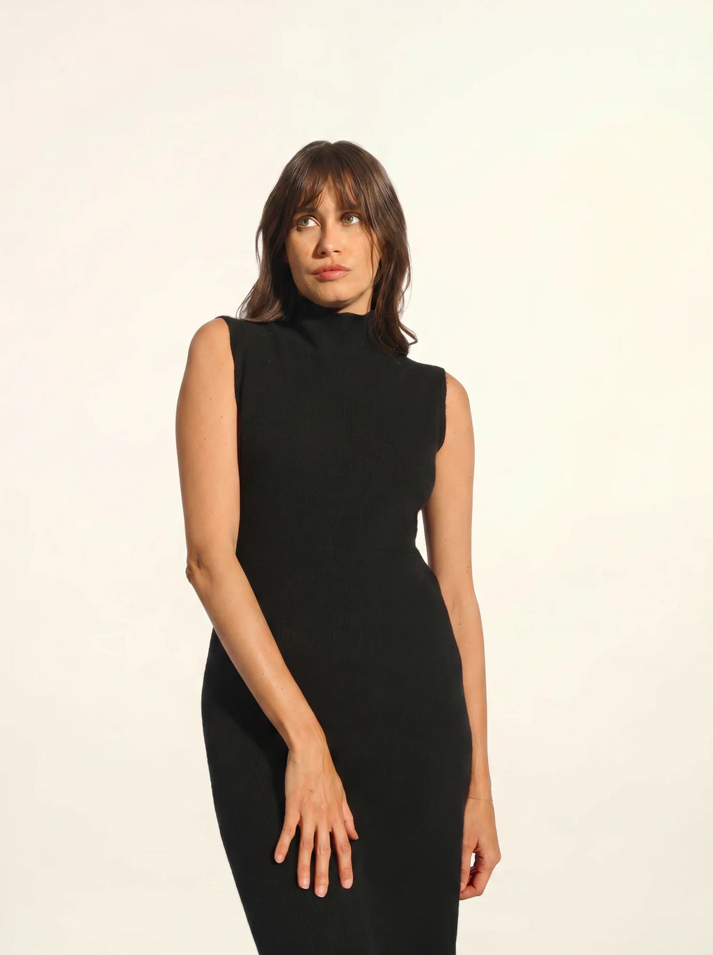 LOTTIE kleid stehkragen ärmellos schwarz
