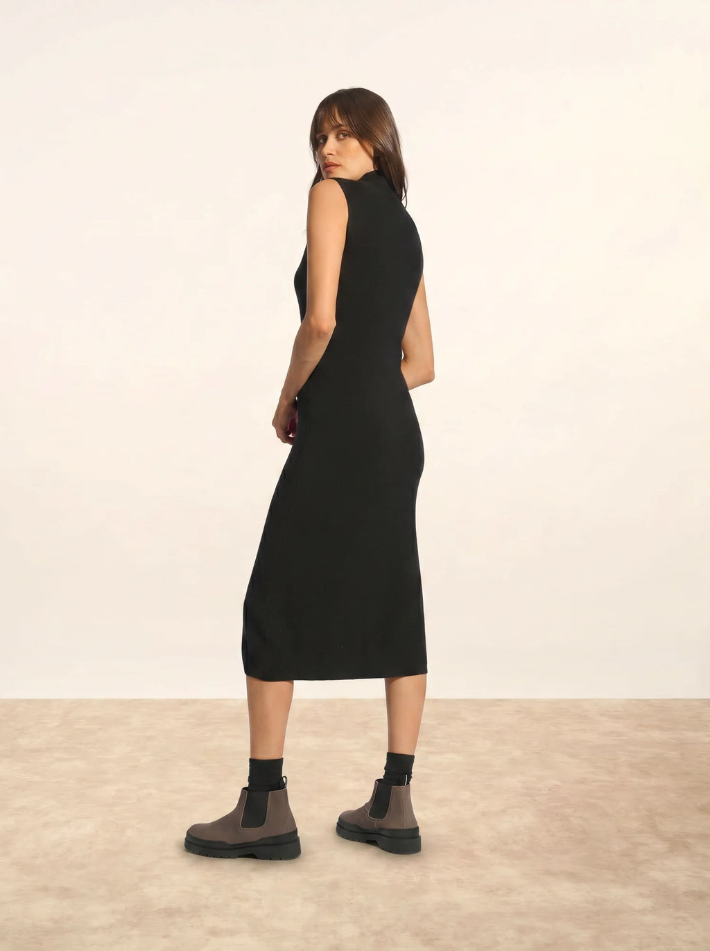 LOTTIE kleid stehkragen ärmellos schwarz