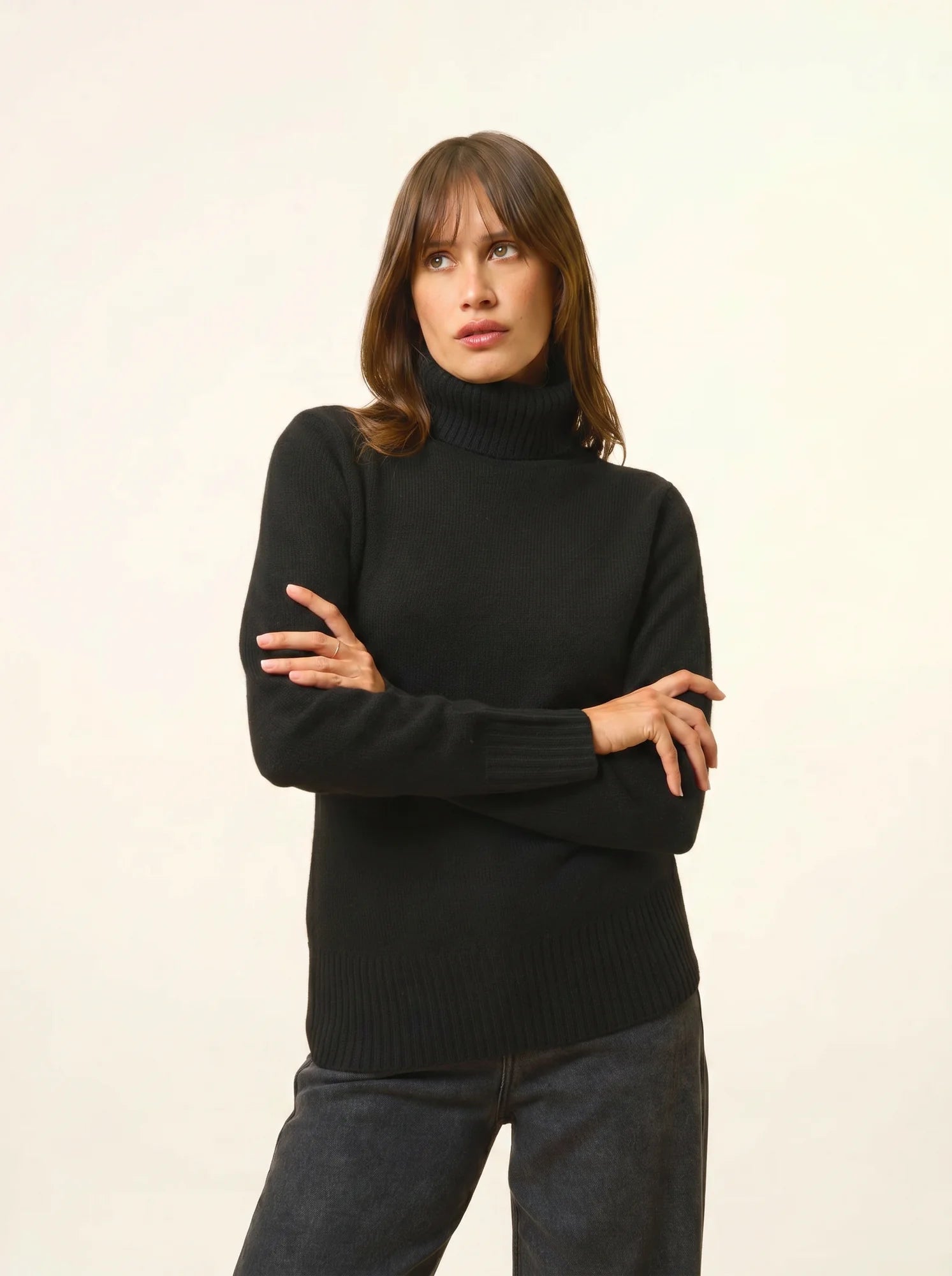 LUCIE pull col roulé 4 fils noir