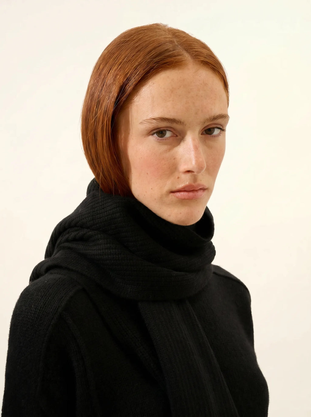 LEA schal 4-fädig schwarz