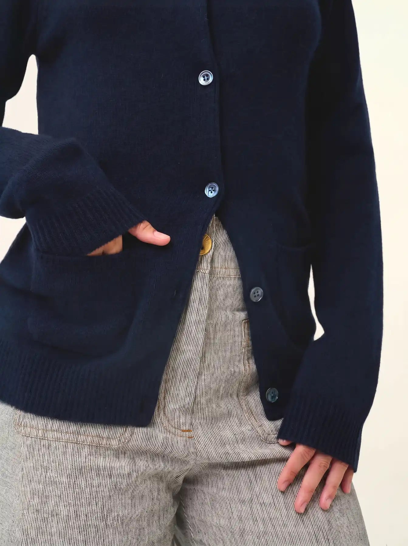 ROSE strickjacke rundhalsausschnitt 4-fädig marineblau