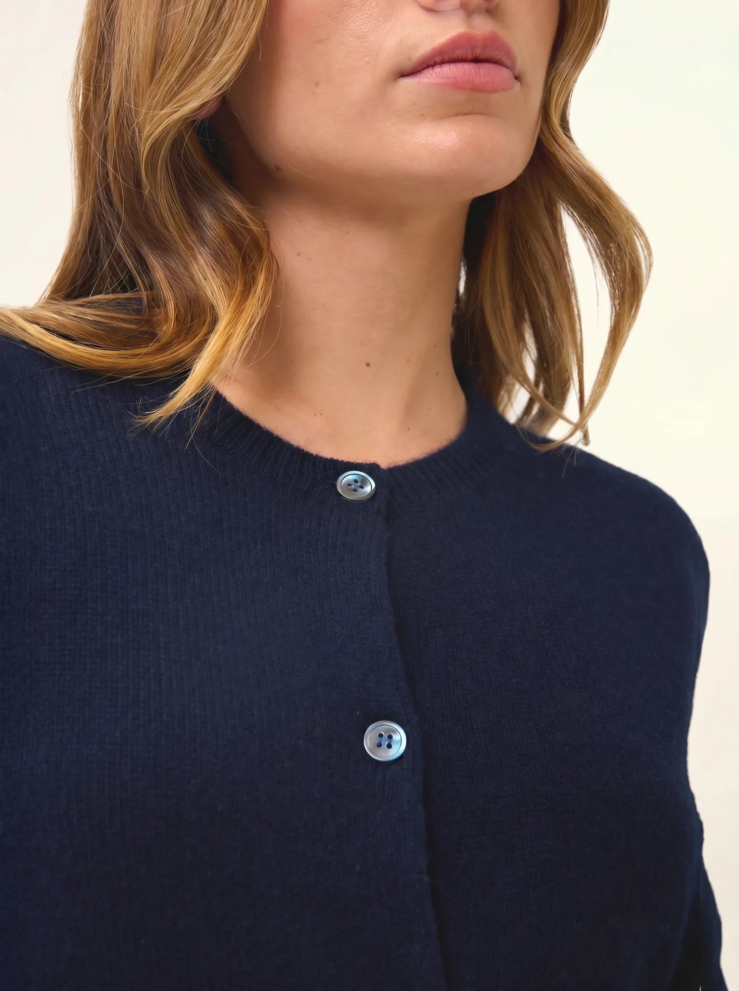 ROSE strickjacke rundhalsausschnitt 4-fädig marineblau