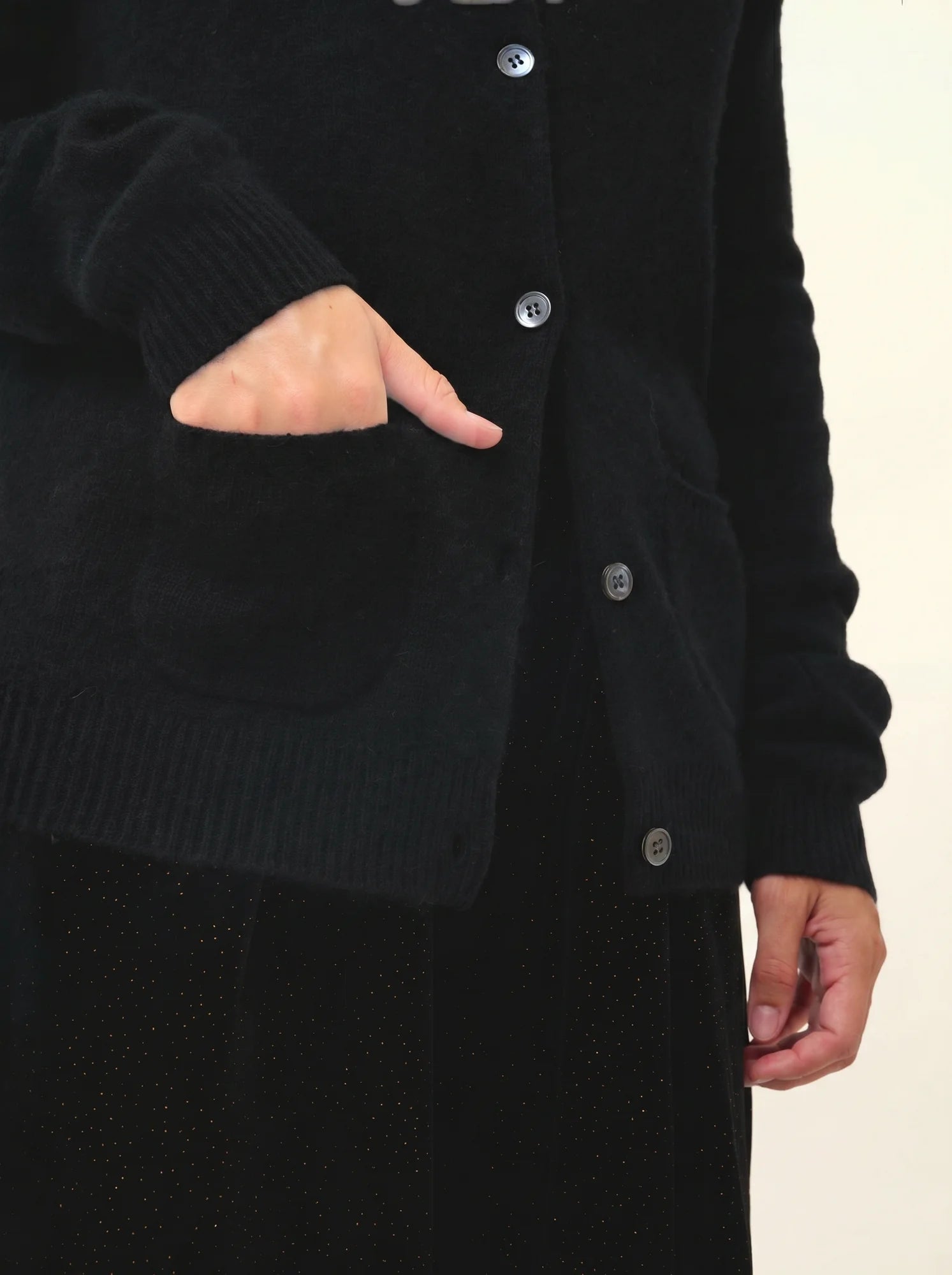ROSE strickjacke rundhalsausschnitt 4-fädig schwarz