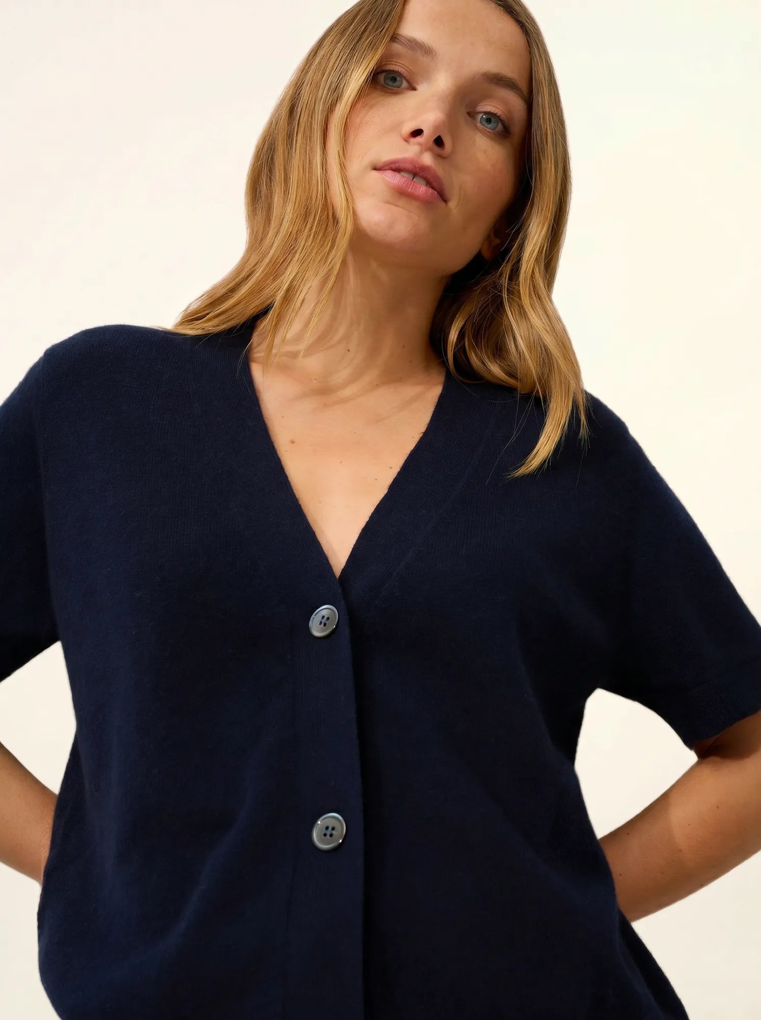 DAN strickjacke v-ausschnitt kurzarm marineblau