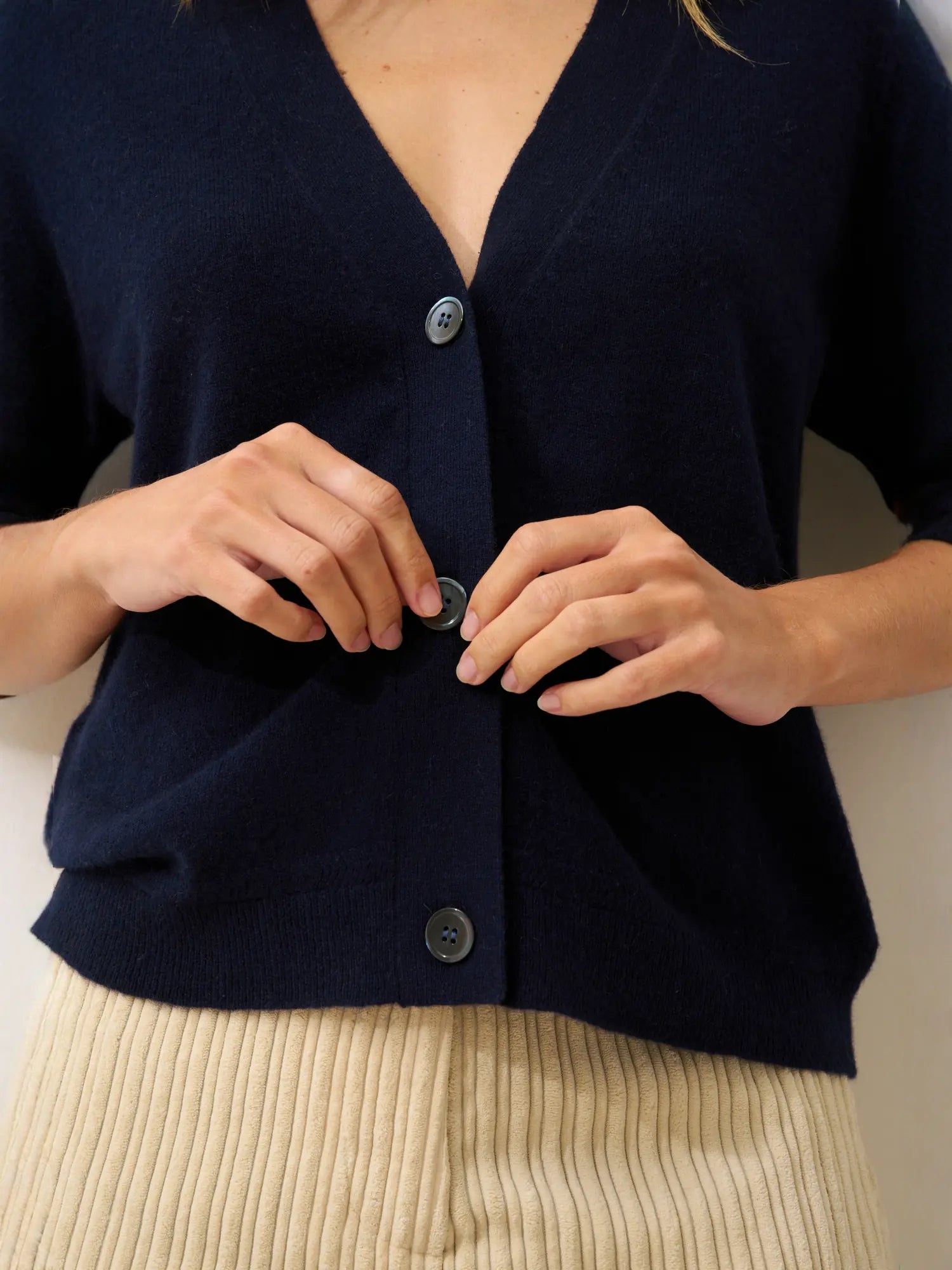 DAN strickjacke v-ausschnitt kurzarm marineblau