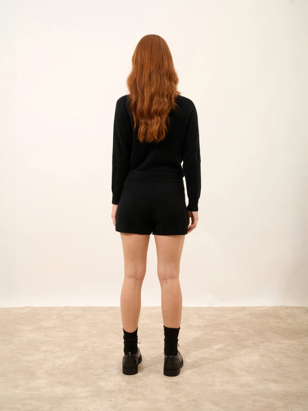 LUNA kurz 4-fädig schwarz