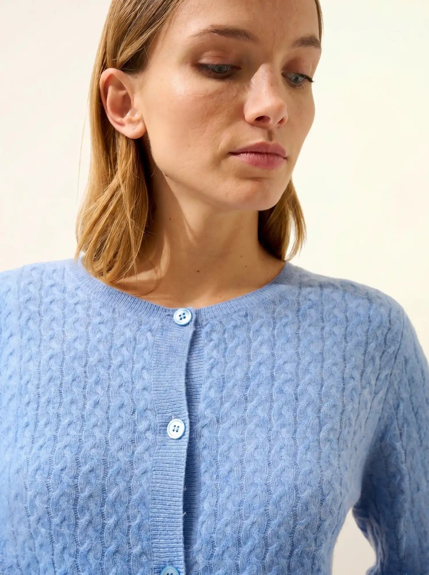 LAURA strickjacke rundhalsausschnitt himmelblau