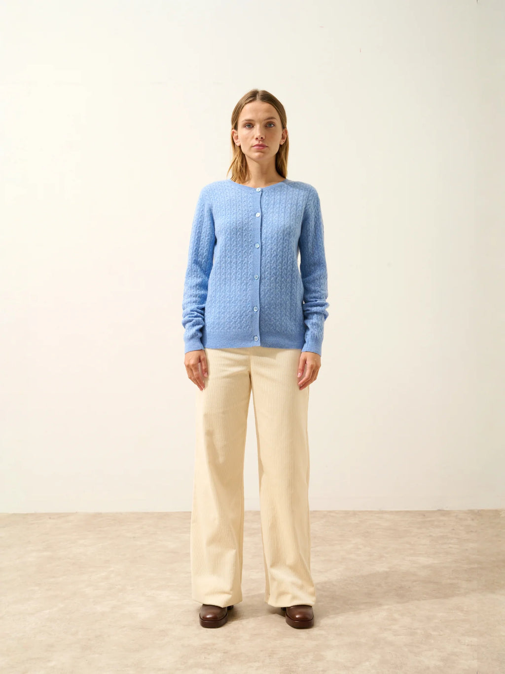 LAURA strickjacke rundhalsausschnitt himmelblau