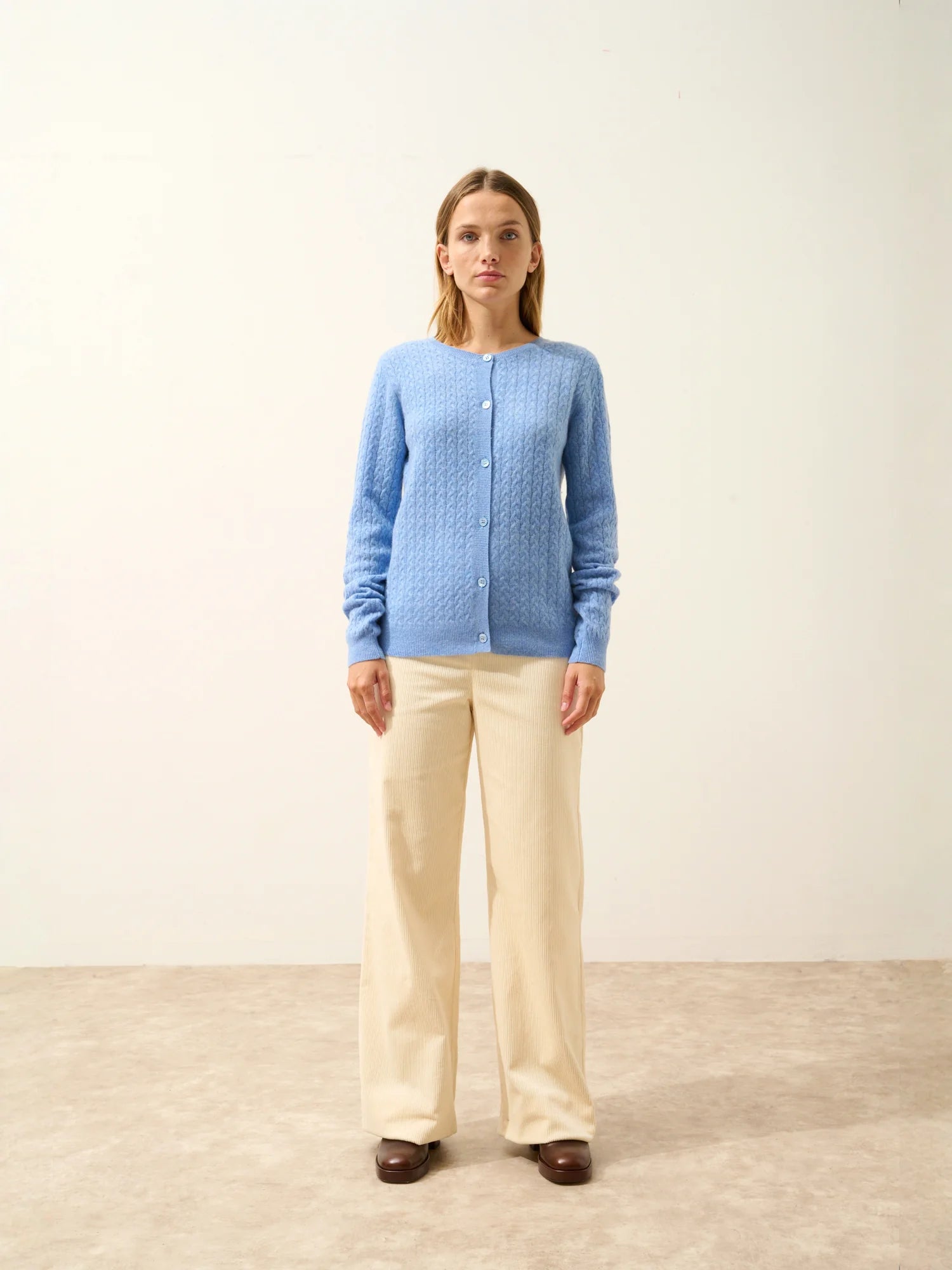 LAURA strickjacke rundhalsausschnitt himmelblau