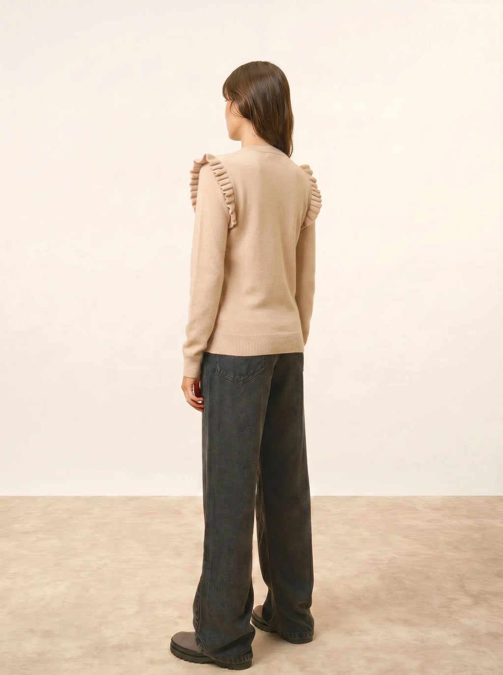 BOXBURN pullover rundhalsausschnitt volants épaules sand