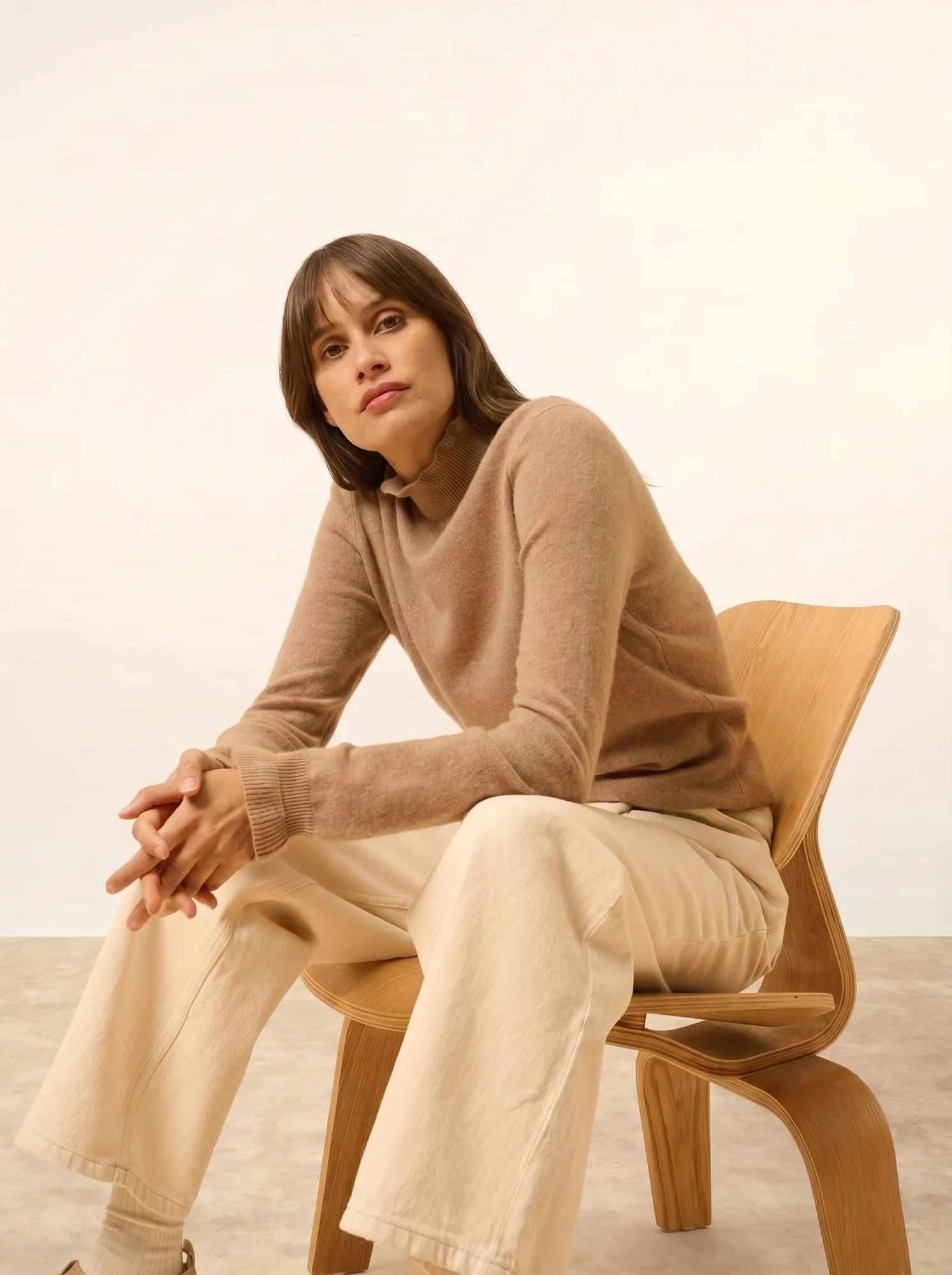 TRILA pullover stehkragen volant camel meliert