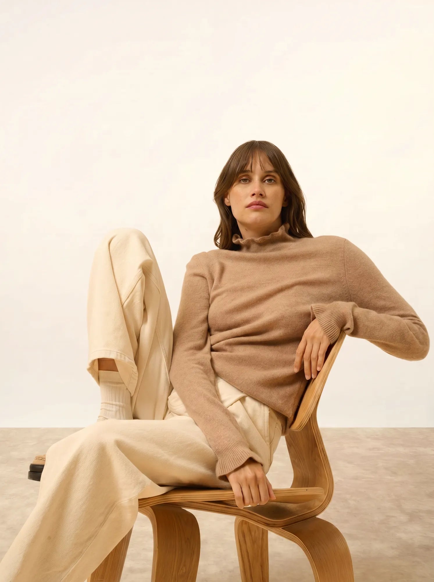 TRILA pullover stehkragen volant camel meliert