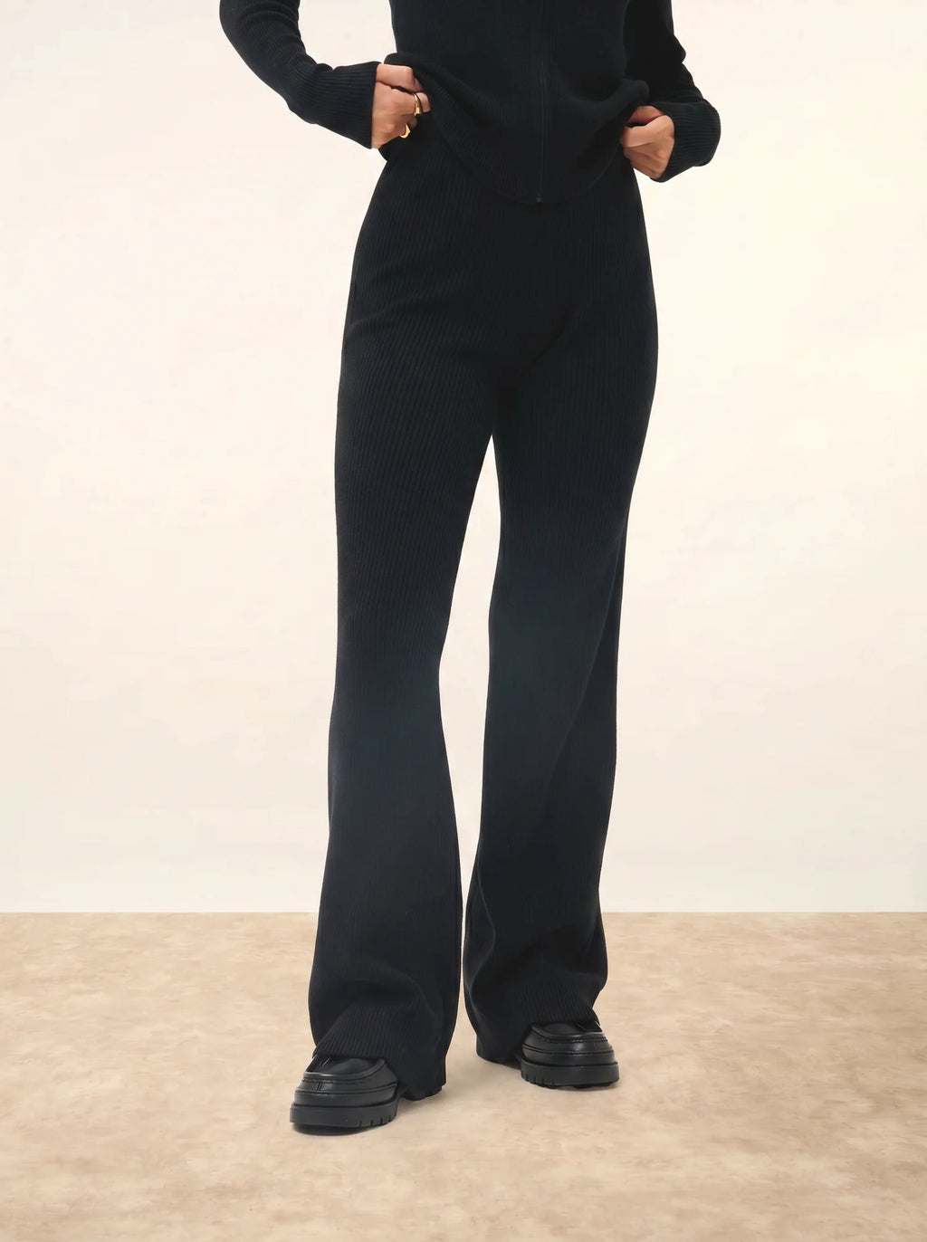 MARGRET hose évasé schwarz