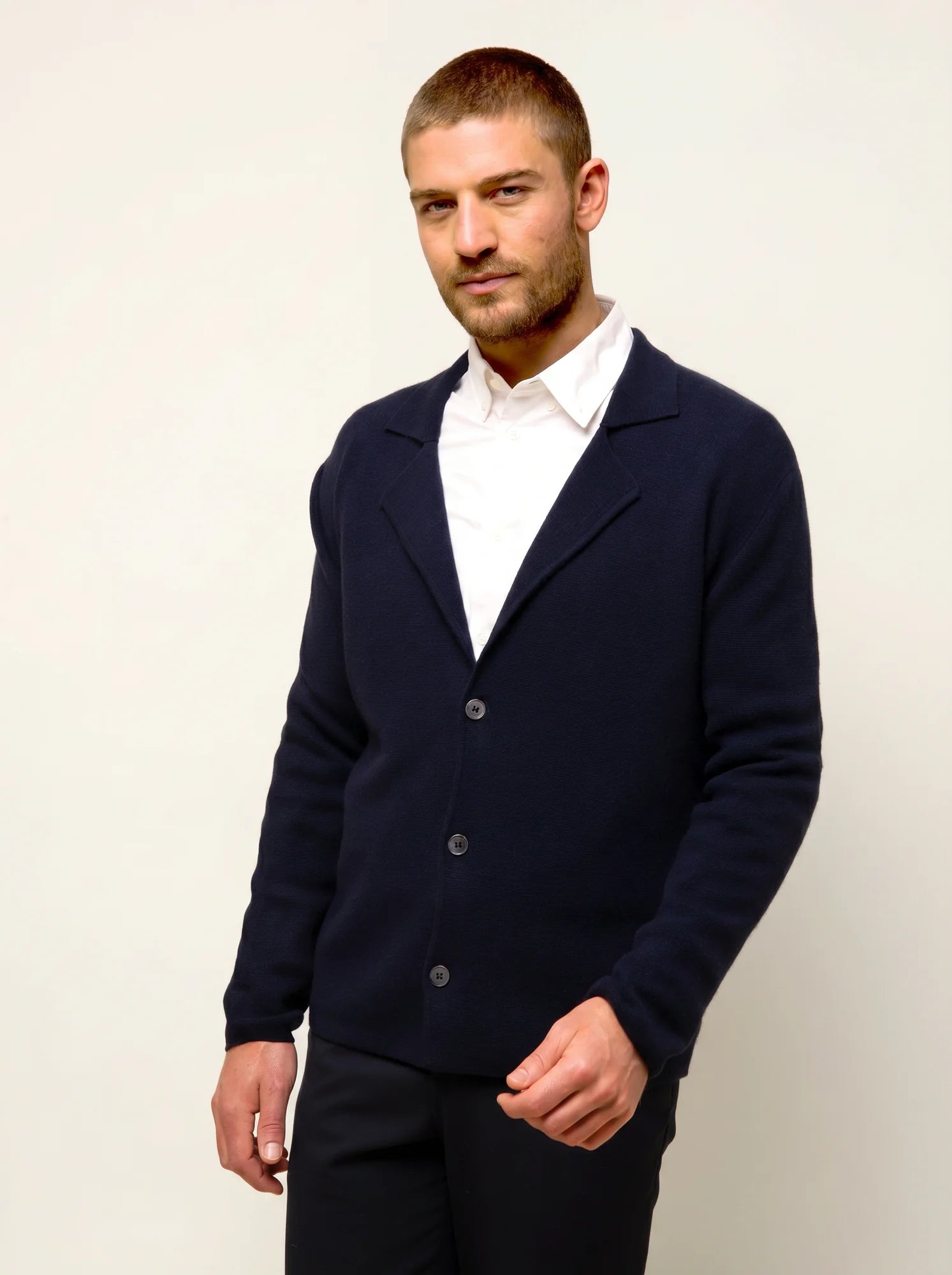 ALVAR veste boutonnée col tailleur bleu marine