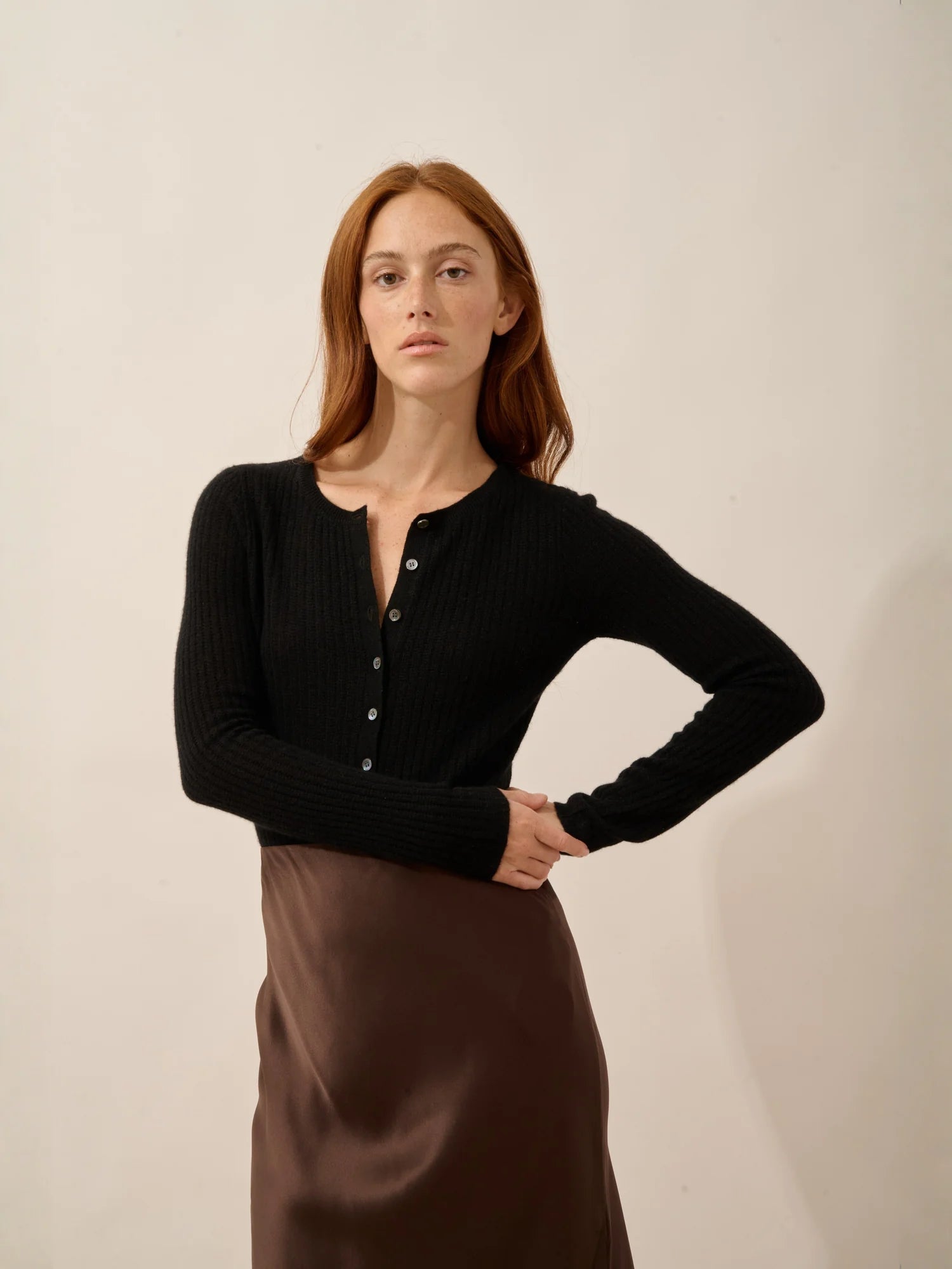 FUNI body boutonné col rond noir