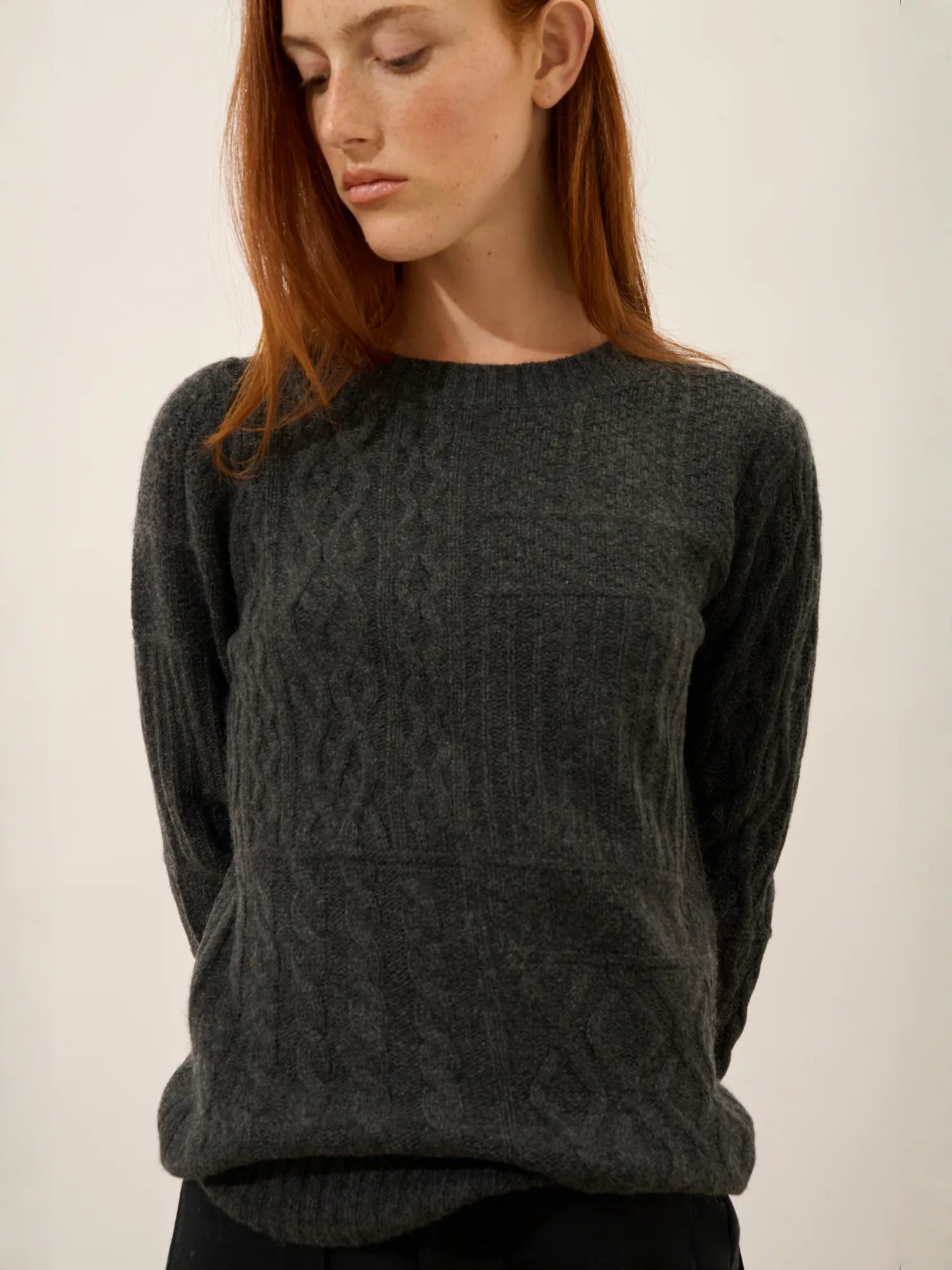 AMALA pullover rundhalsausschnitt 6-fädig carbone meliert