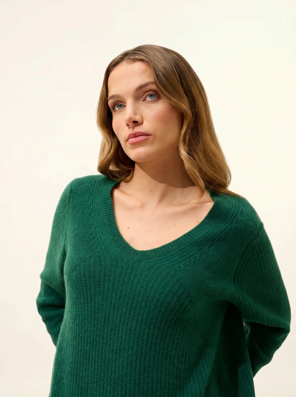AMRITA pullover v-ausschnitt 4-fädig sapin