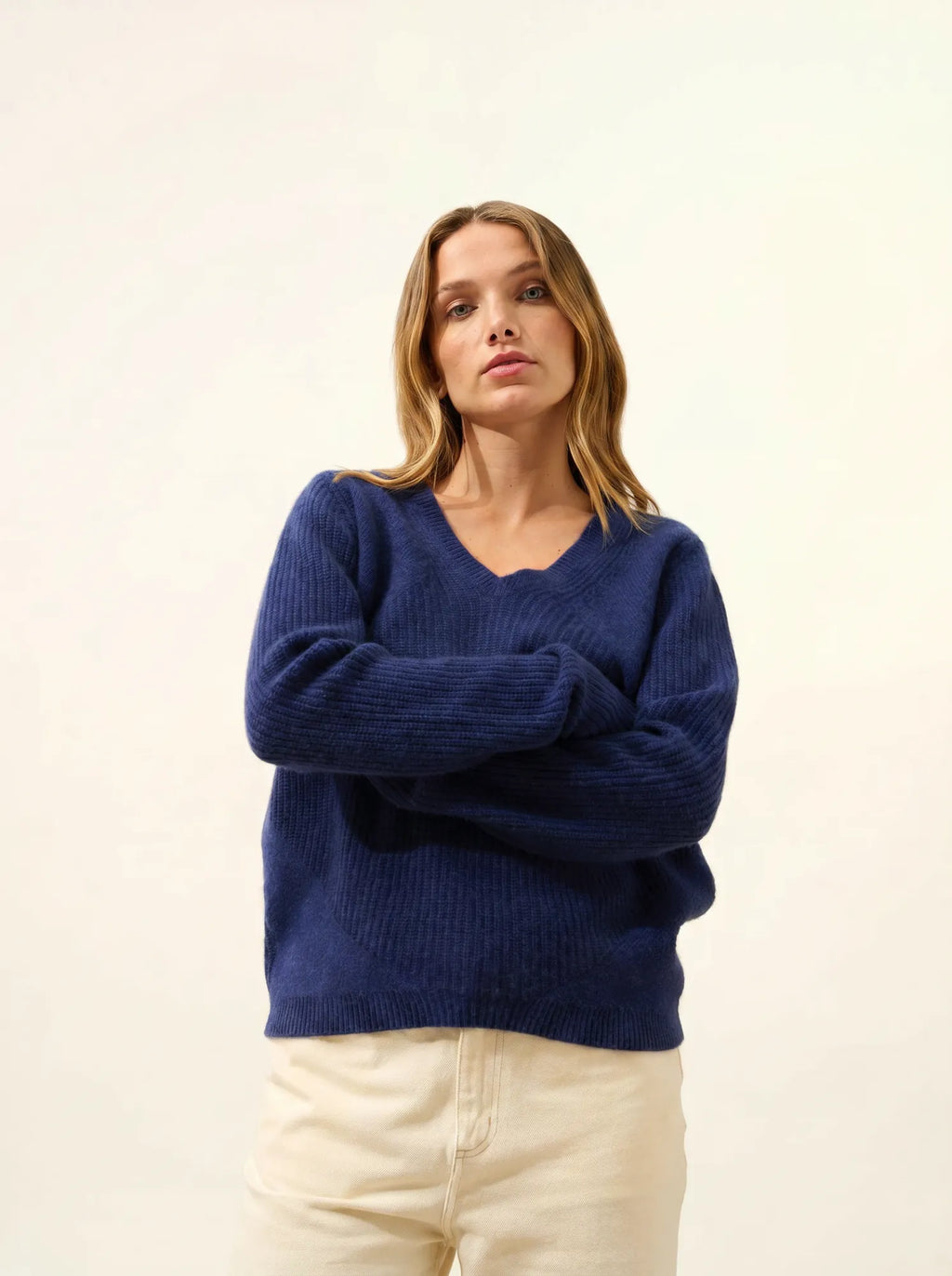 AMRITA pullover v-ausschnitt 4-fädig nachtblau